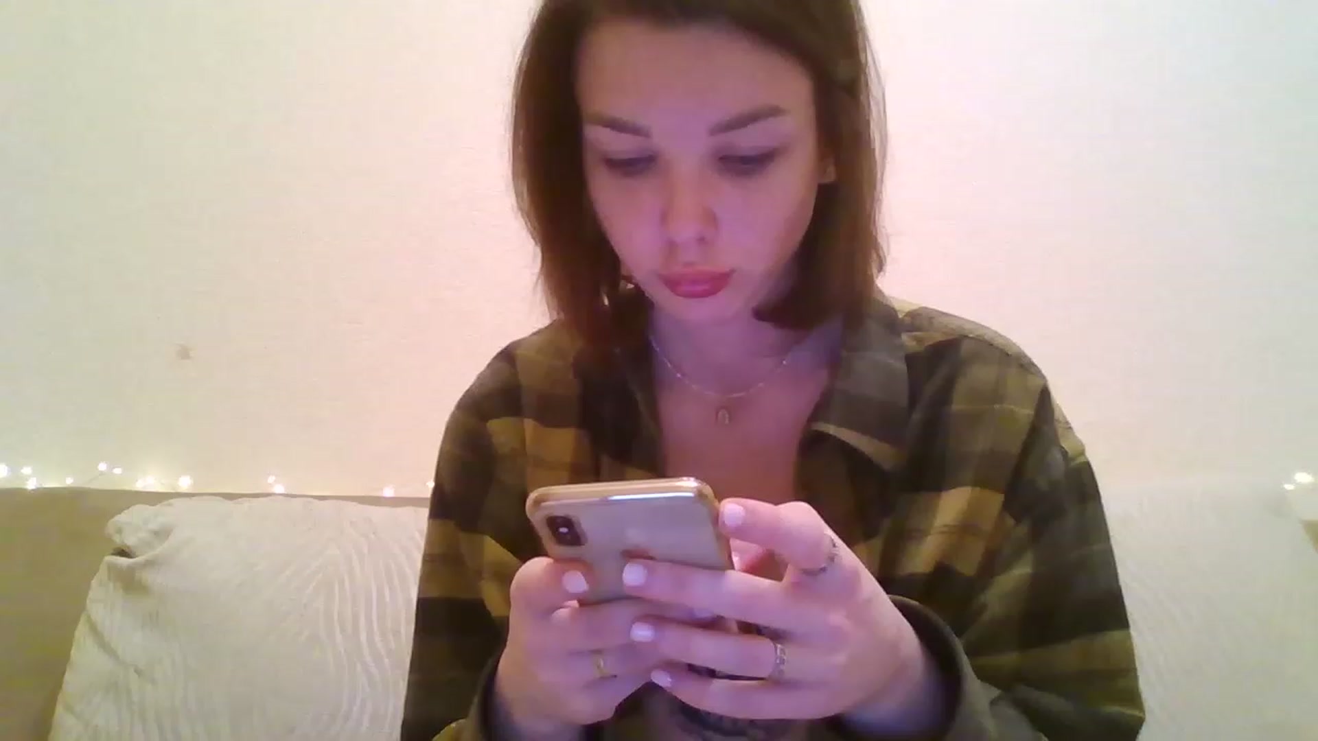 Gallery image thumbnail from RoxieSinner's myfreecams stream on, 11/23/2022, 23:01 image 12 of 20