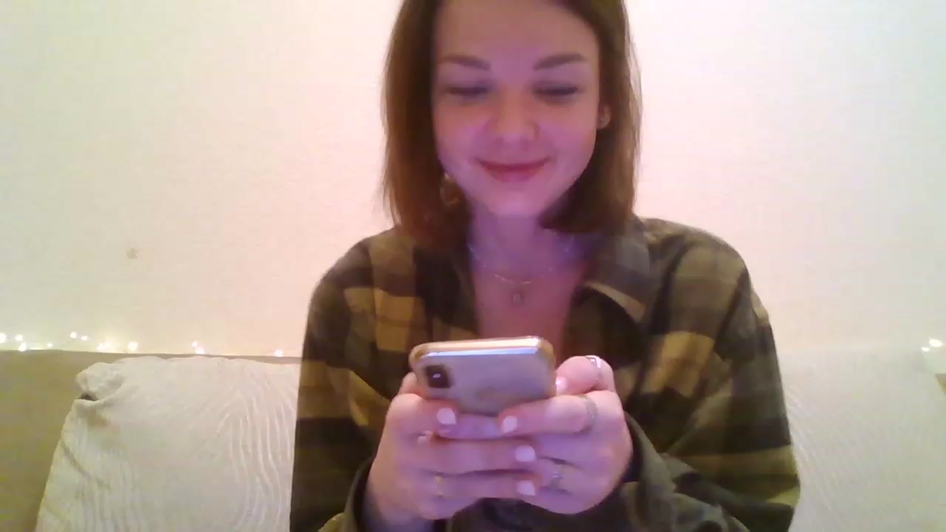Gallery image thumbnail from RoxieSinner's myfreecams stream on, 11/23/2022, 23:01 image 13 of 20