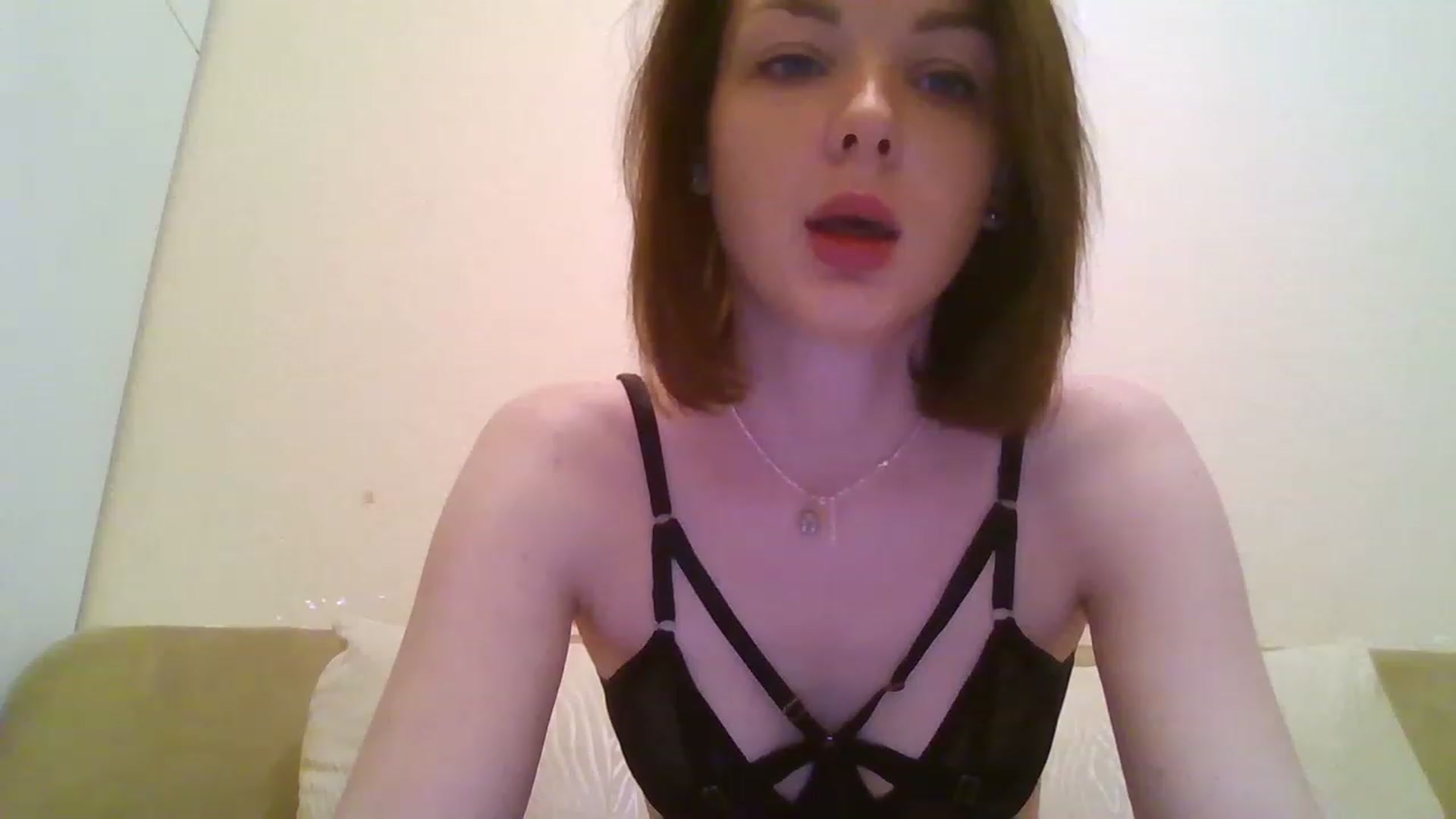 Gallery image thumbnail from RoxieSinner's myfreecams stream on, 12/04/2022, 11:59 image 15 of 20