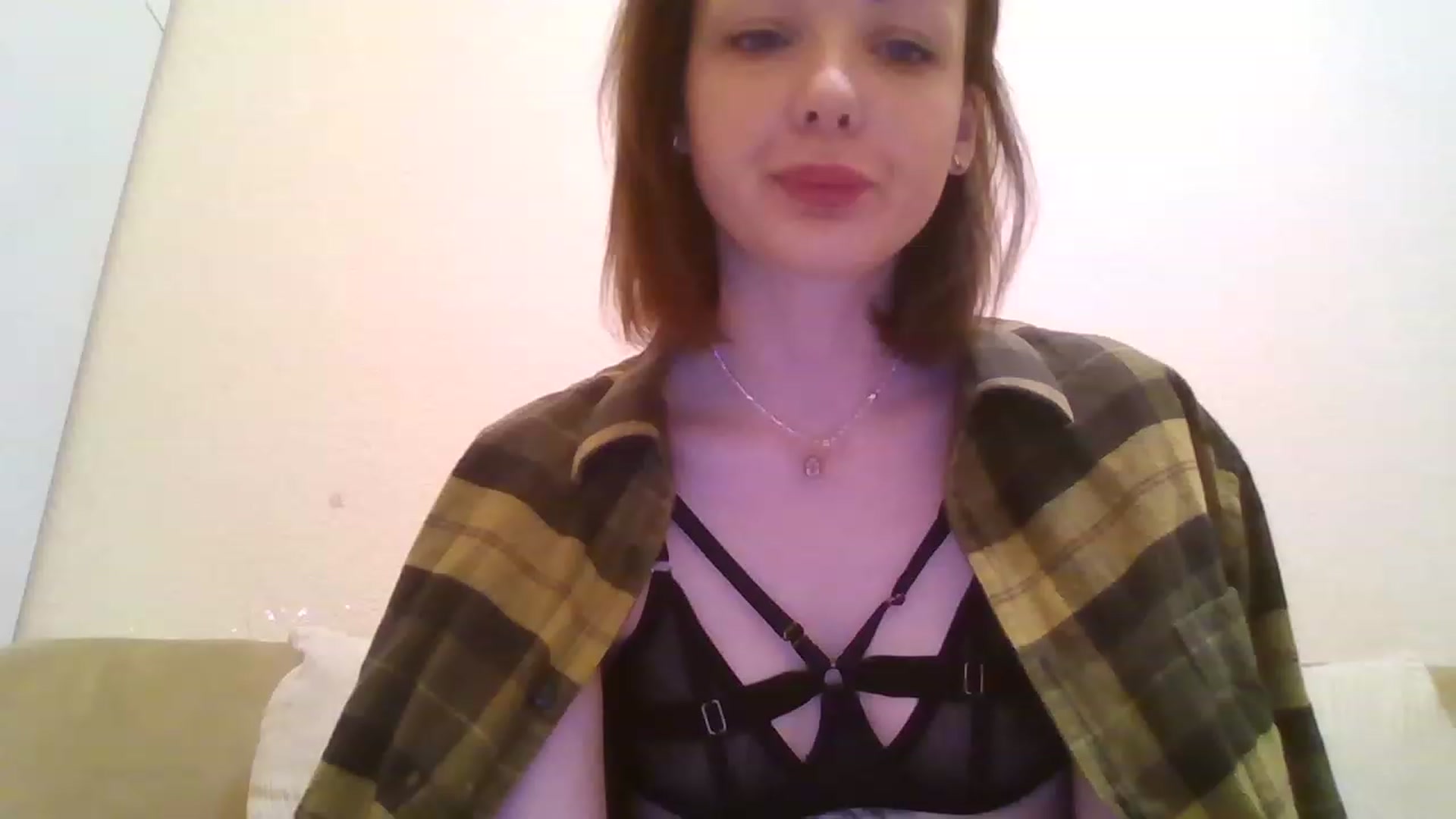 Gallery image thumbnail from RoxieSinner's myfreecams stream on, 12/04/2022, 11:59 image 1 of 20