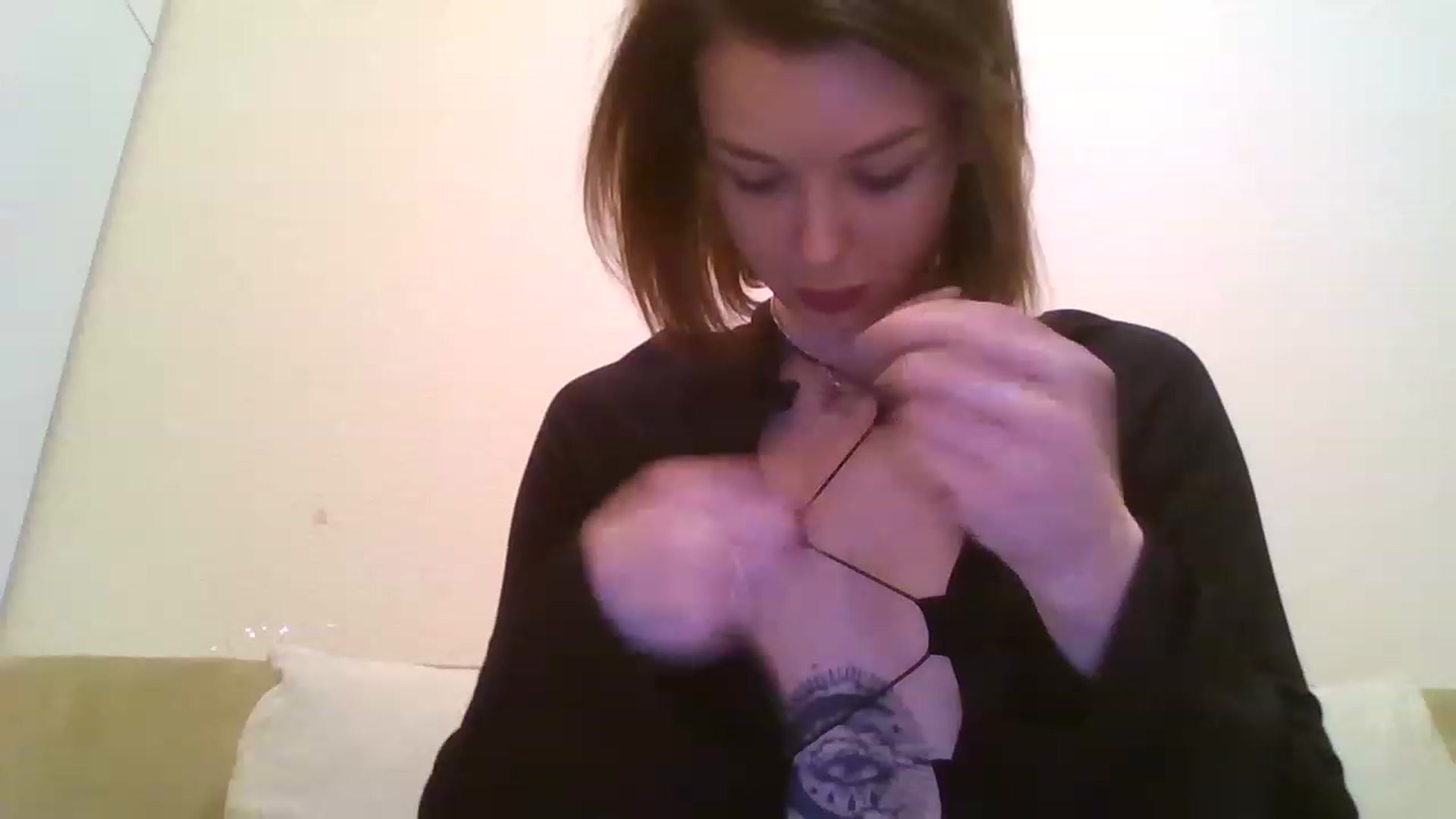 Gallery image thumbnail from RoxieSinner's myfreecams stream on, 12/04/2022, 13:06 image 12 of 20