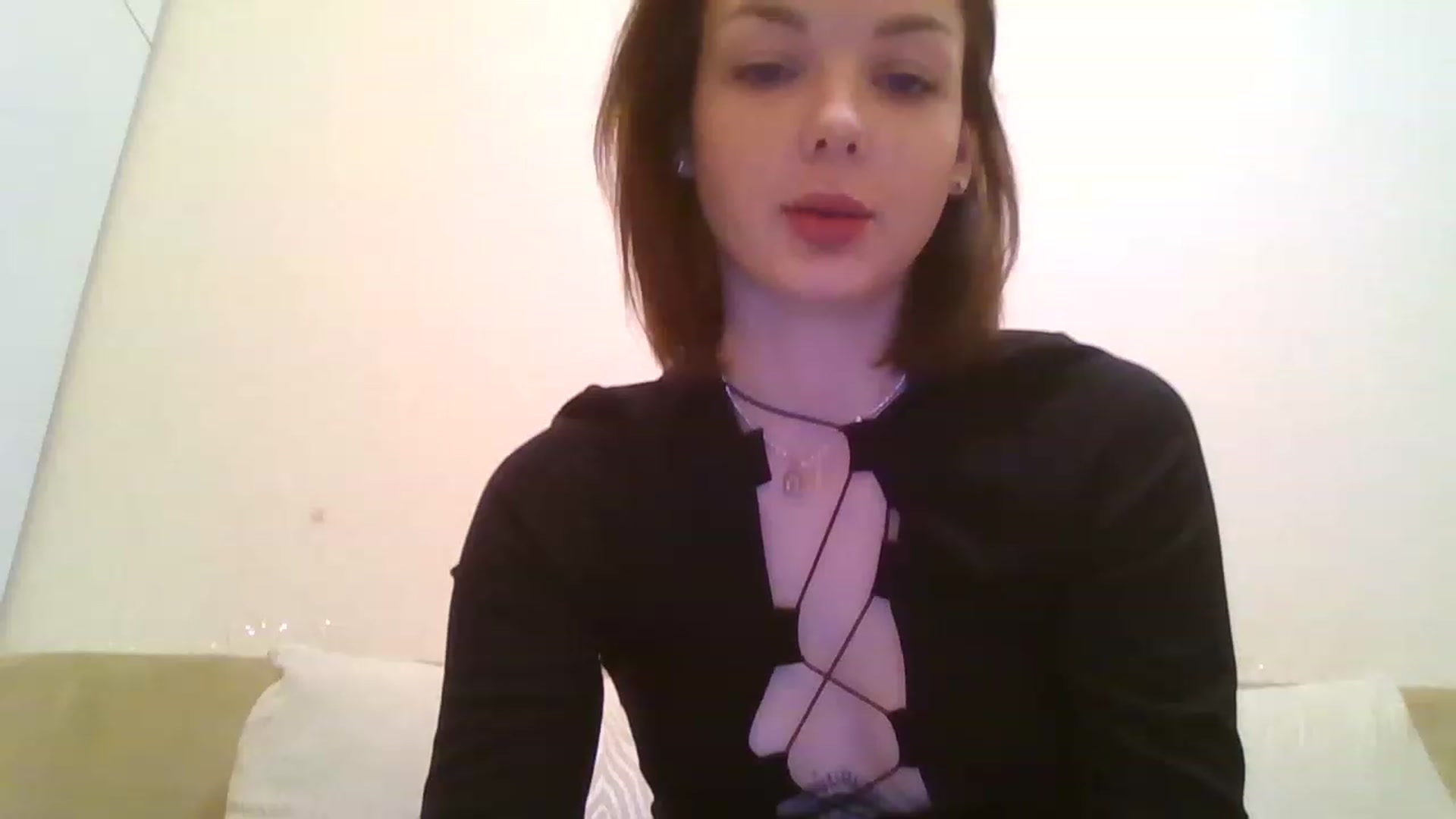 Gallery image thumbnail from RoxieSinner's myfreecams stream on, 12/04/2022, 13:06 image 9 of 20