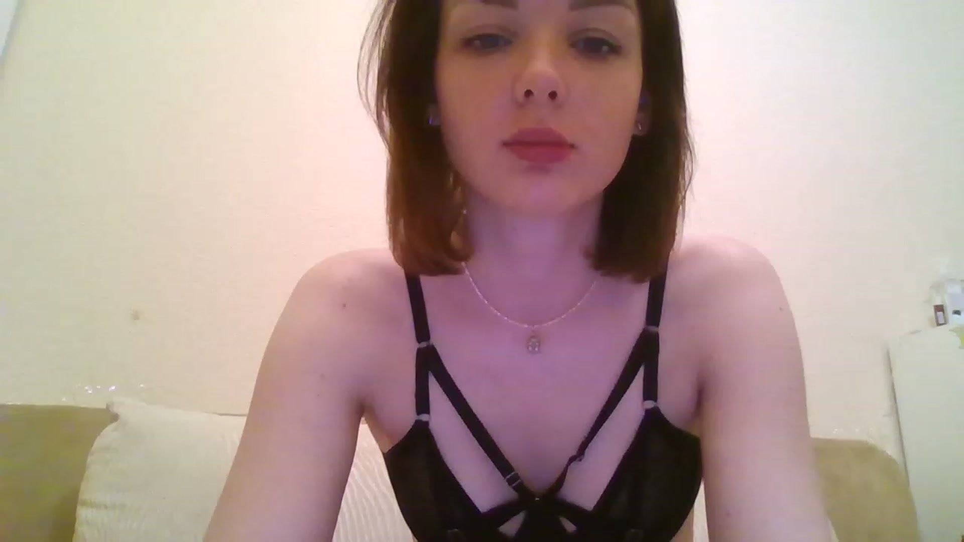 Gallery image thumbnail from RoxieSinner's myfreecams stream on, 12/04/2022, 14:11 image 19 of 20