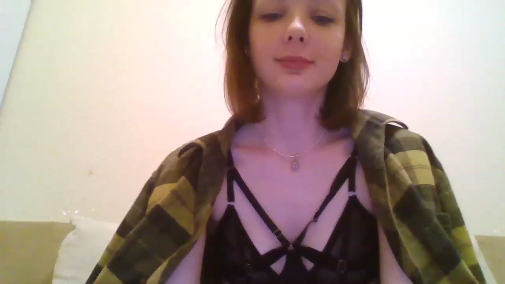 Gallery image thumbnail from RoxieSinner's myfreecams stream on, 12/04/2022, 15:07 image 18 of 20