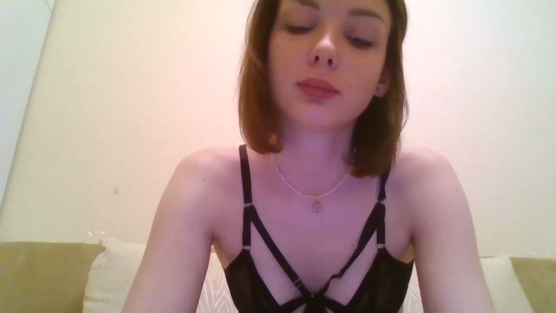 Gallery image thumbnail from RoxieSinner's myfreecams stream on, 12/04/2022, 15:07 image 14 of 20