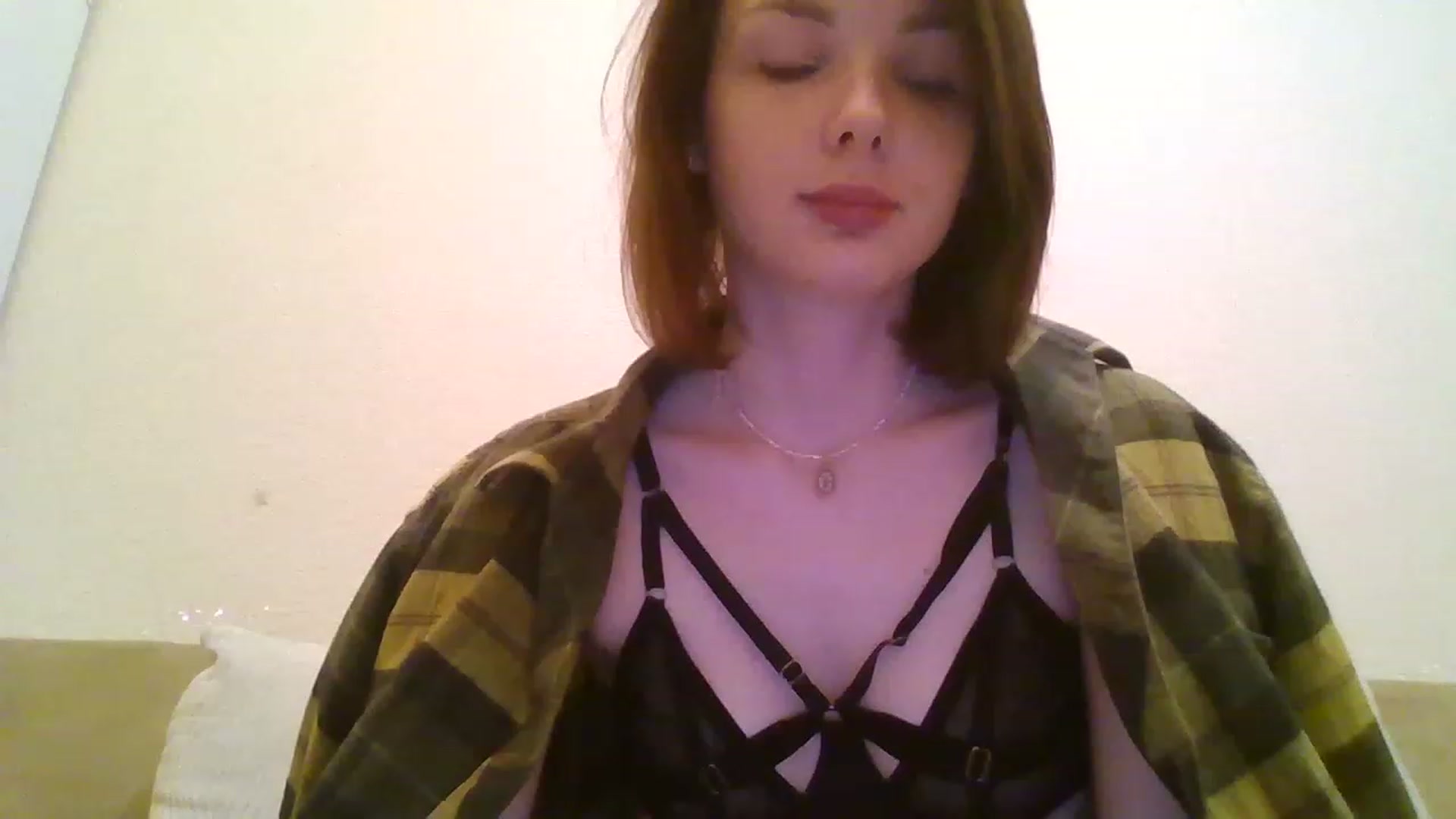 Gallery image thumbnail from RoxieSinner's myfreecams stream on, 12/04/2022, 15:07 image 16 of 20