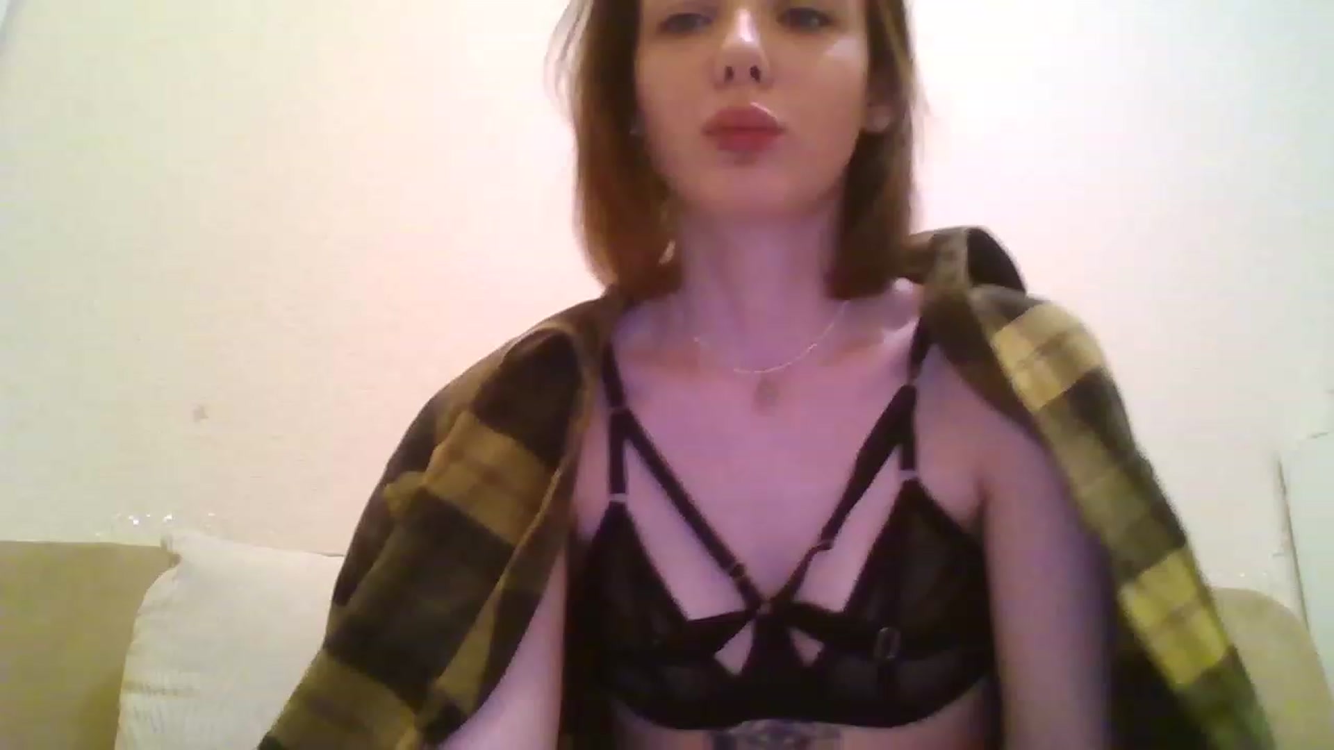 Gallery image thumbnail from RoxieSinner's myfreecams stream on, 12/04/2022, 16:13 image 12 of 20