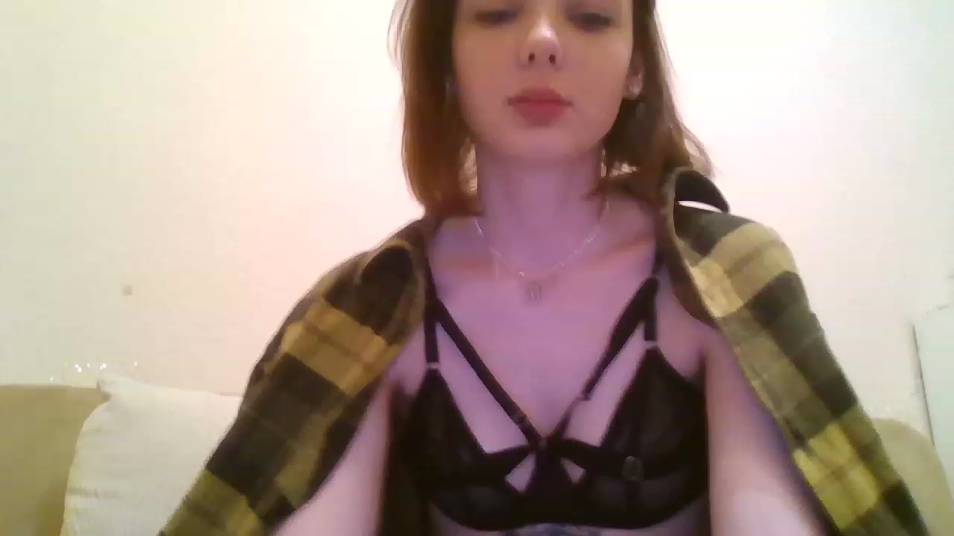 Gallery image thumbnail from RoxieSinner's myfreecams stream on, 12/04/2022, 16:13 image 15 of 20