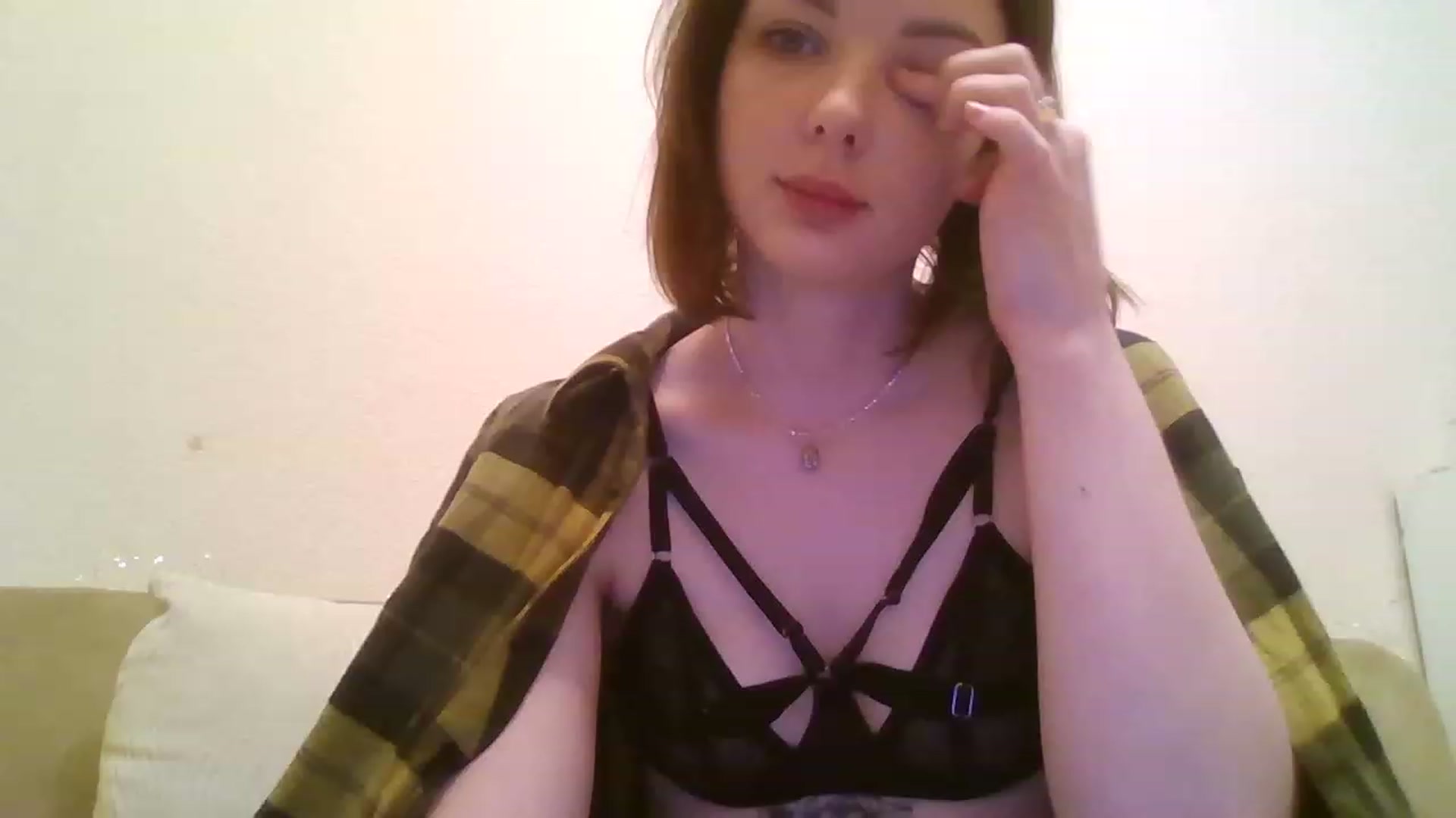 Gallery image thumbnail from RoxieSinner's myfreecams stream on, 12/04/2022, 16:13 image 16 of 20