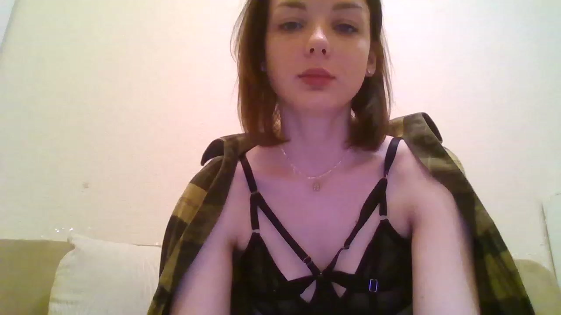 Gallery image thumbnail from RoxieSinner's myfreecams stream on, 12/04/2022, 16:13 image 18 of 20