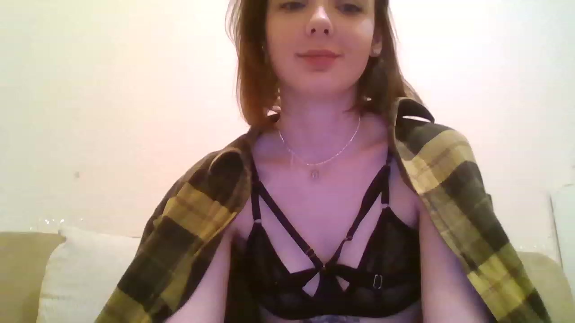 Gallery image thumbnail from RoxieSinner's myfreecams stream on, 12/04/2022, 16:13 image 14 of 20