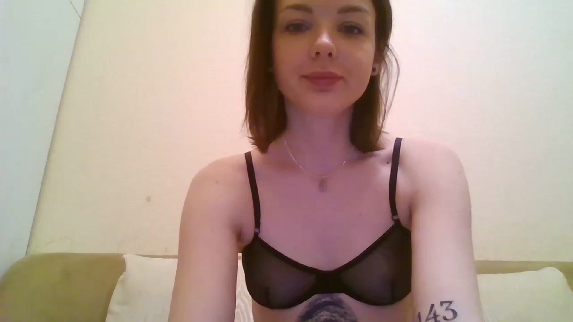 Gallery image thumbnail from RoxieSinner's myfreecams stream on, 12/17/2022, 10:18 image 18 of 20