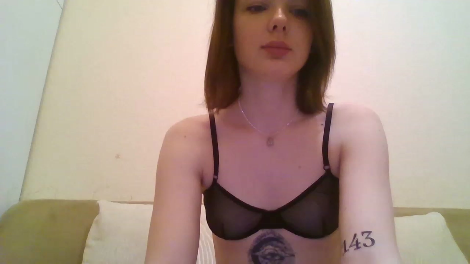 Gallery image thumbnail from RoxieSinner's myfreecams stream on, 12/17/2022, 10:18 image 6 of 20