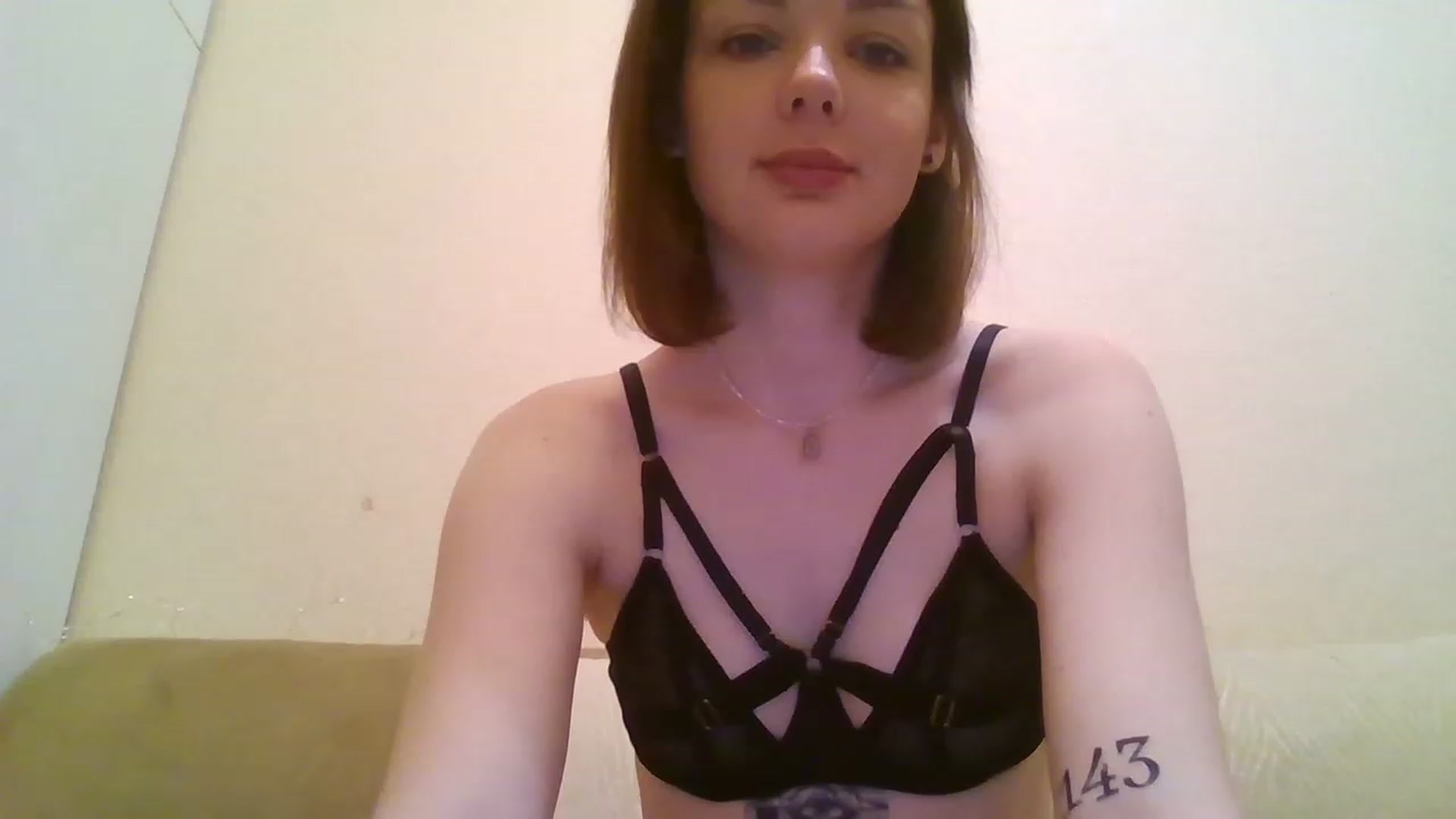 Gallery image thumbnail from RoxieSinner's myfreecams stream on, 12/18/2022, 11:20 image 3 of 20