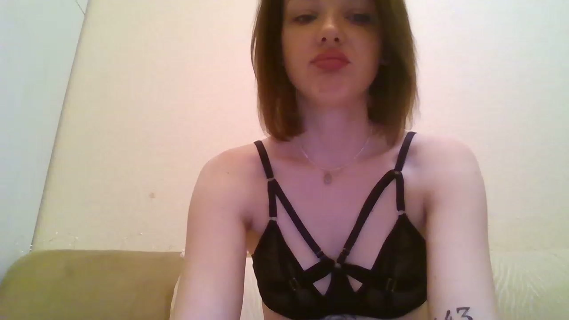 Gallery image thumbnail from RoxieSinner's myfreecams stream on, 12/18/2022, 11:20 image 6 of 20