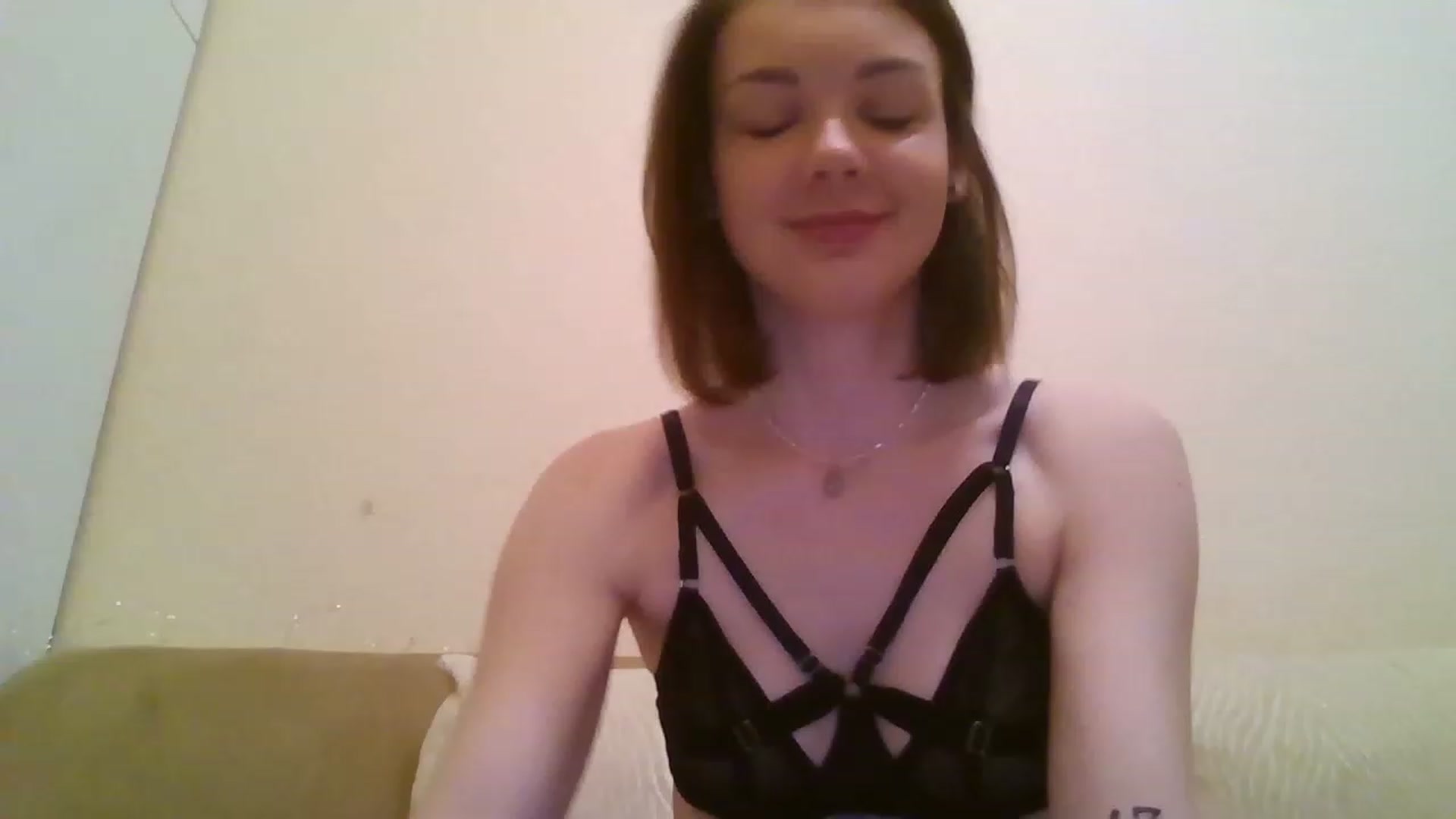 Gallery image thumbnail from RoxieSinner's myfreecams stream on, 12/18/2022, 11:20 image 7 of 20