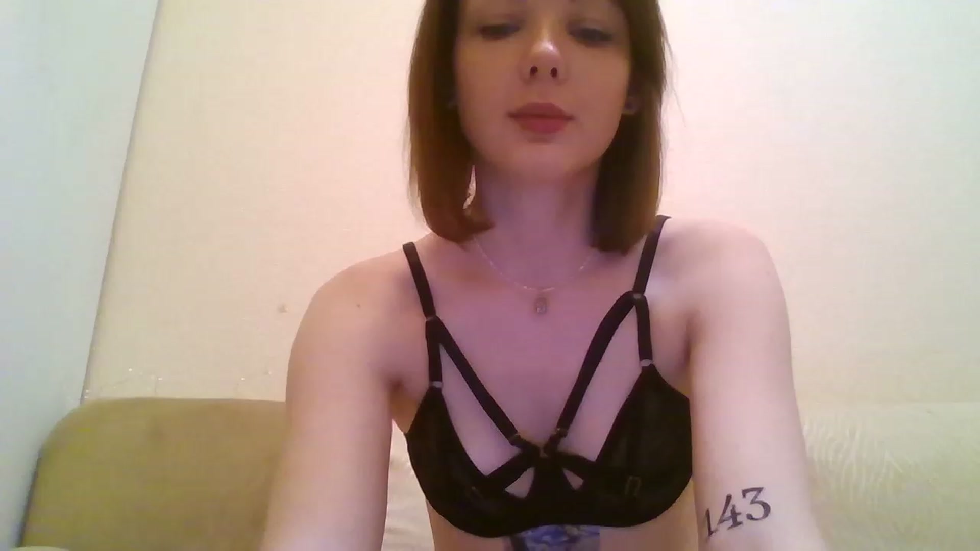 Gallery image thumbnail from RoxieSinner's myfreecams stream on, 12/18/2022, 13:28 image 5 of 20