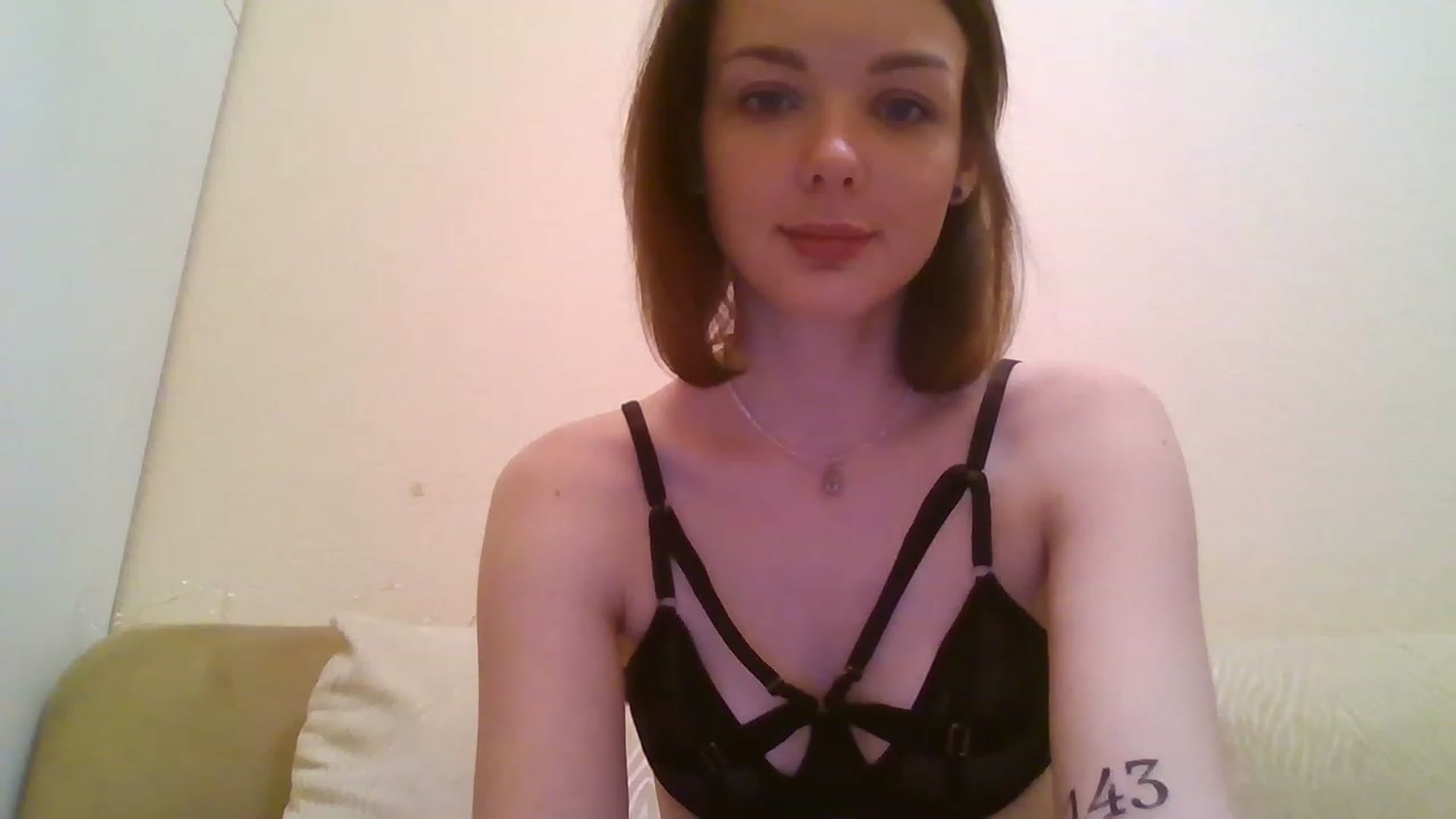 Gallery image thumbnail from RoxieSinner's myfreecams stream on, 12/18/2022, 13:28 image 20 of 20
