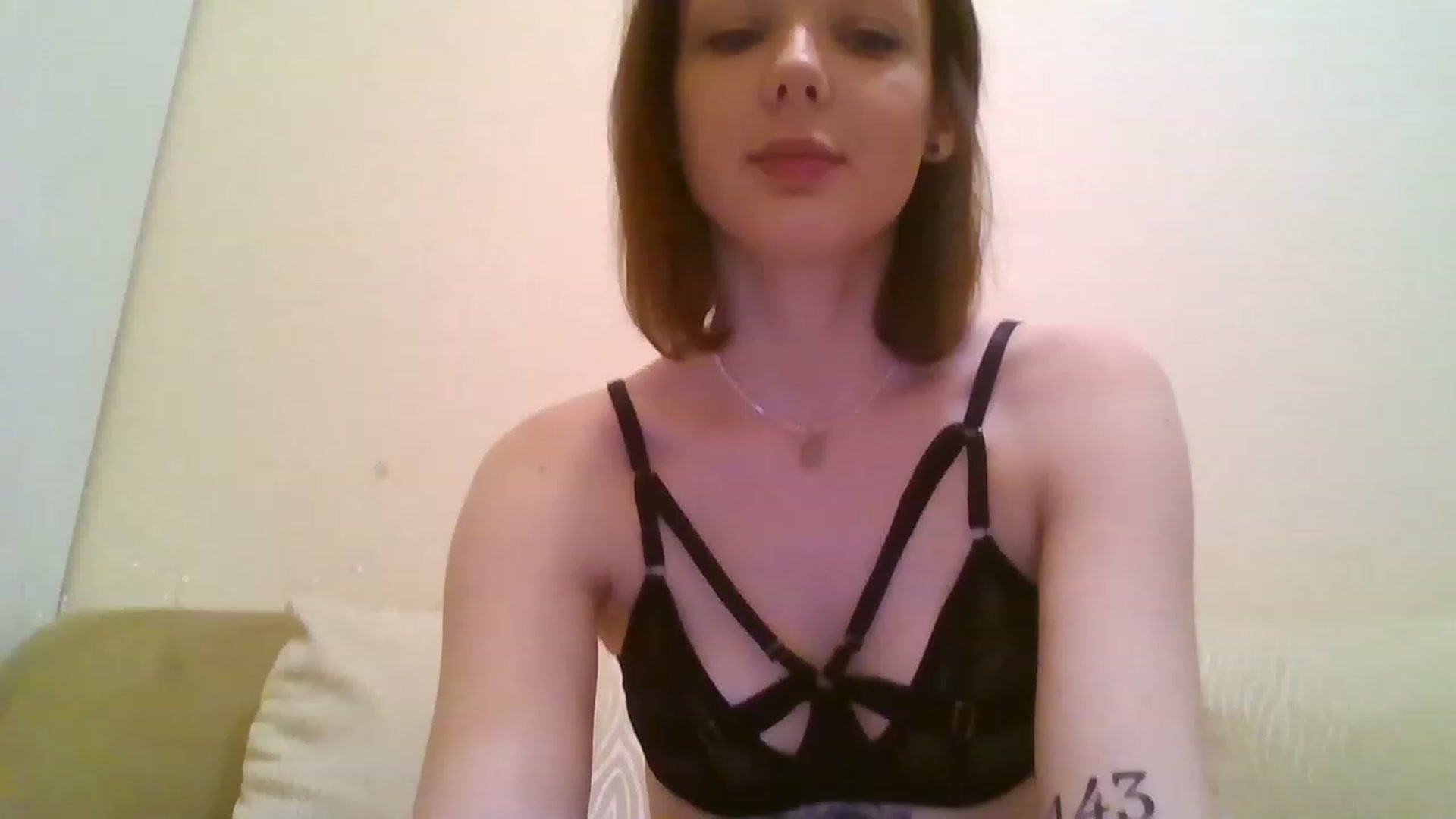 Gallery image thumbnail from RoxieSinner's myfreecams stream on, 12/18/2022, 13:28 image 16 of 20
