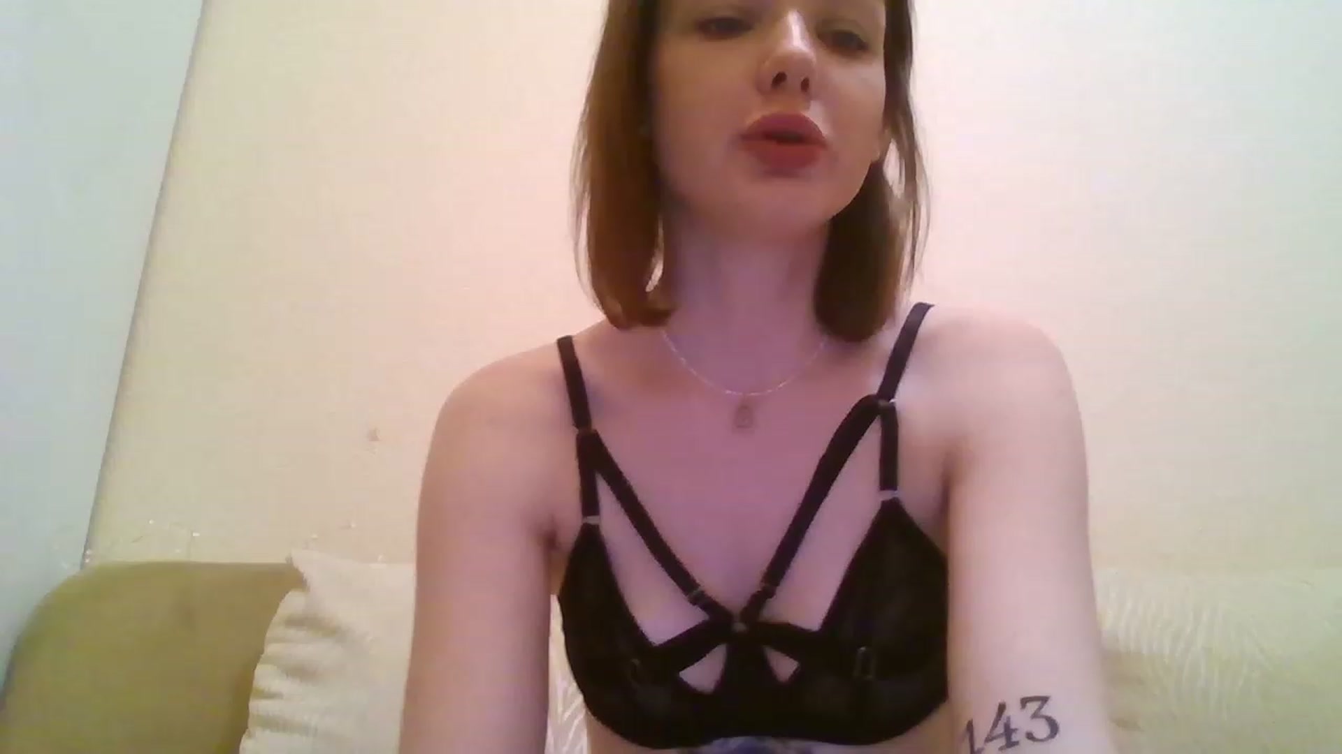 Gallery image thumbnail from RoxieSinner's myfreecams stream on, 12/18/2022, 13:28 image 15 of 20