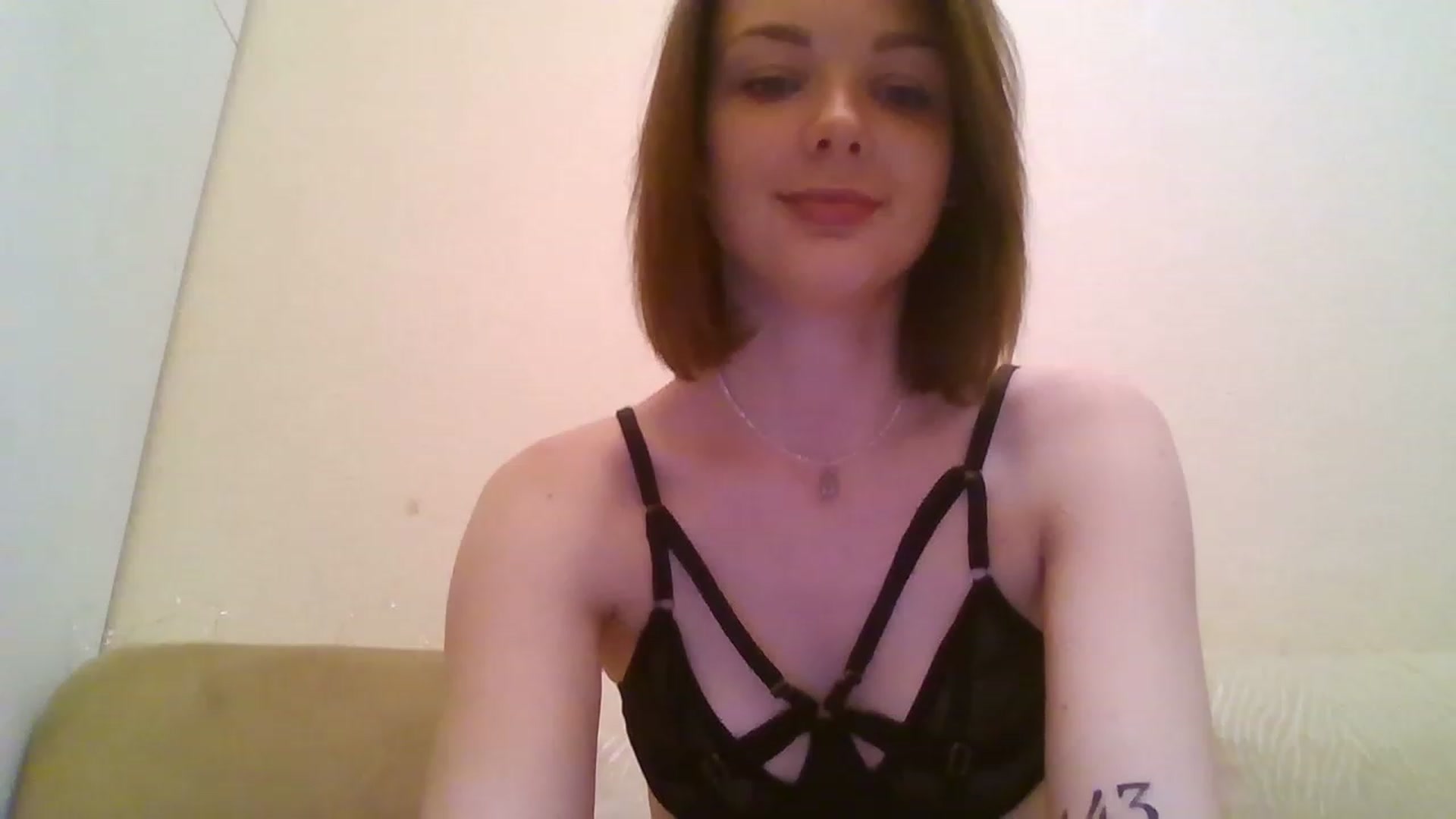 Gallery image thumbnail from RoxieSinner's myfreecams stream on, 12/18/2022, 13:28 image 8 of 20