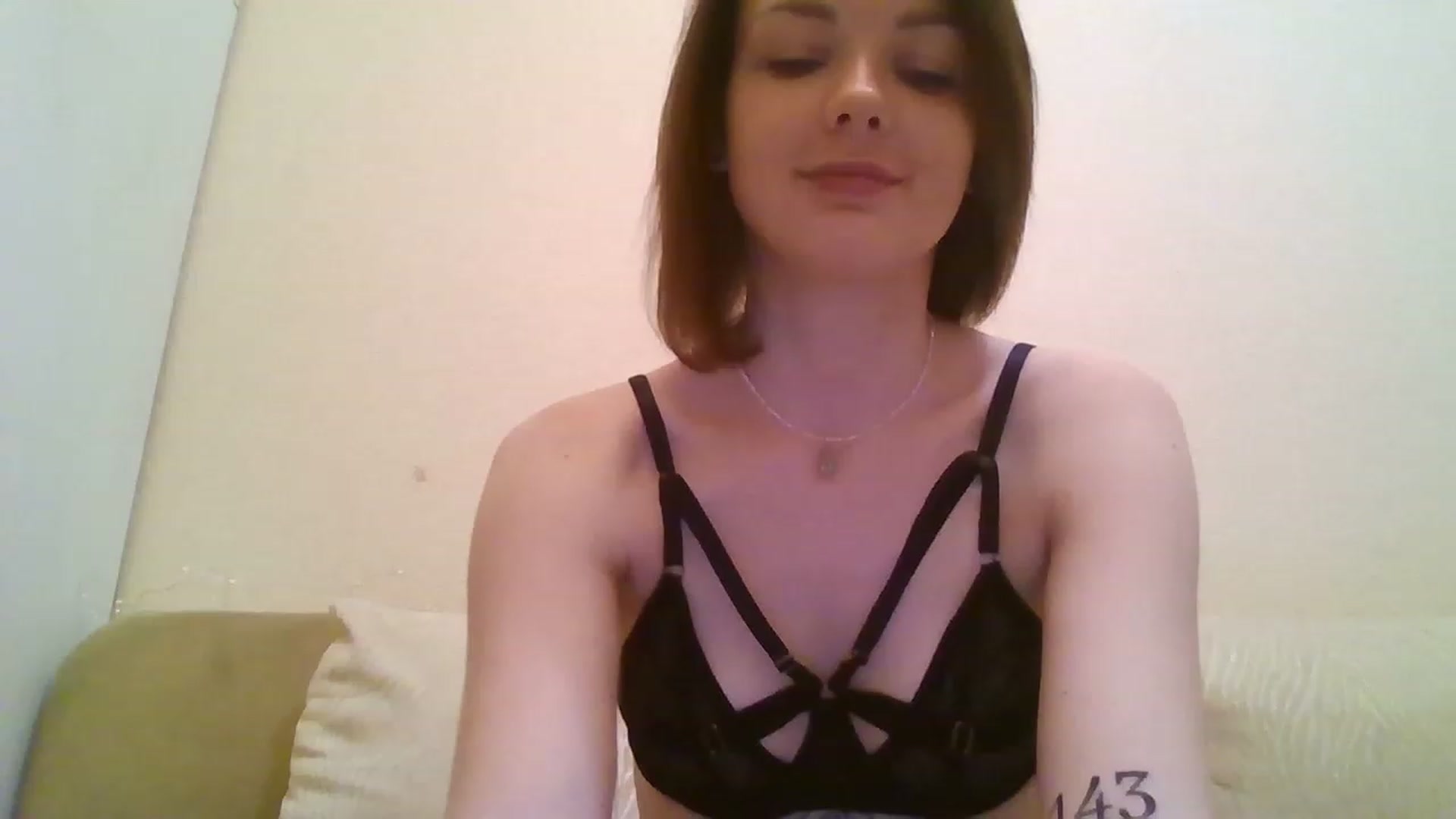Gallery image thumbnail from RoxieSinner's myfreecams stream on, 12/18/2022, 13:28 image 12 of 20