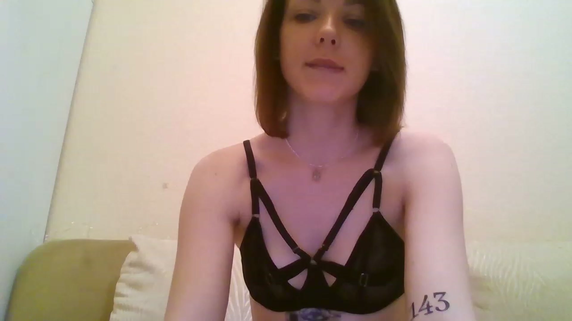 Gallery image thumbnail from RoxieSinner's myfreecams stream on, 12/18/2022, 13:28 image 13 of 20
