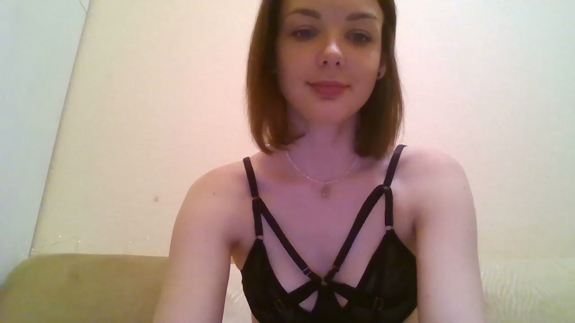 Gallery image thumbnail from RoxieSinner's myfreecams stream on, 12/18/2022, 13:28 image 6 of 20