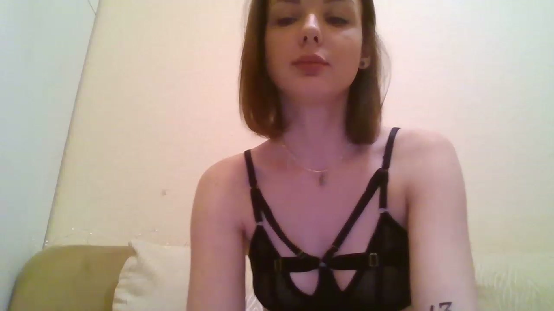 Gallery image thumbnail from RoxieSinner's myfreecams stream on, 12/18/2022, 17:43 image 6 of 20