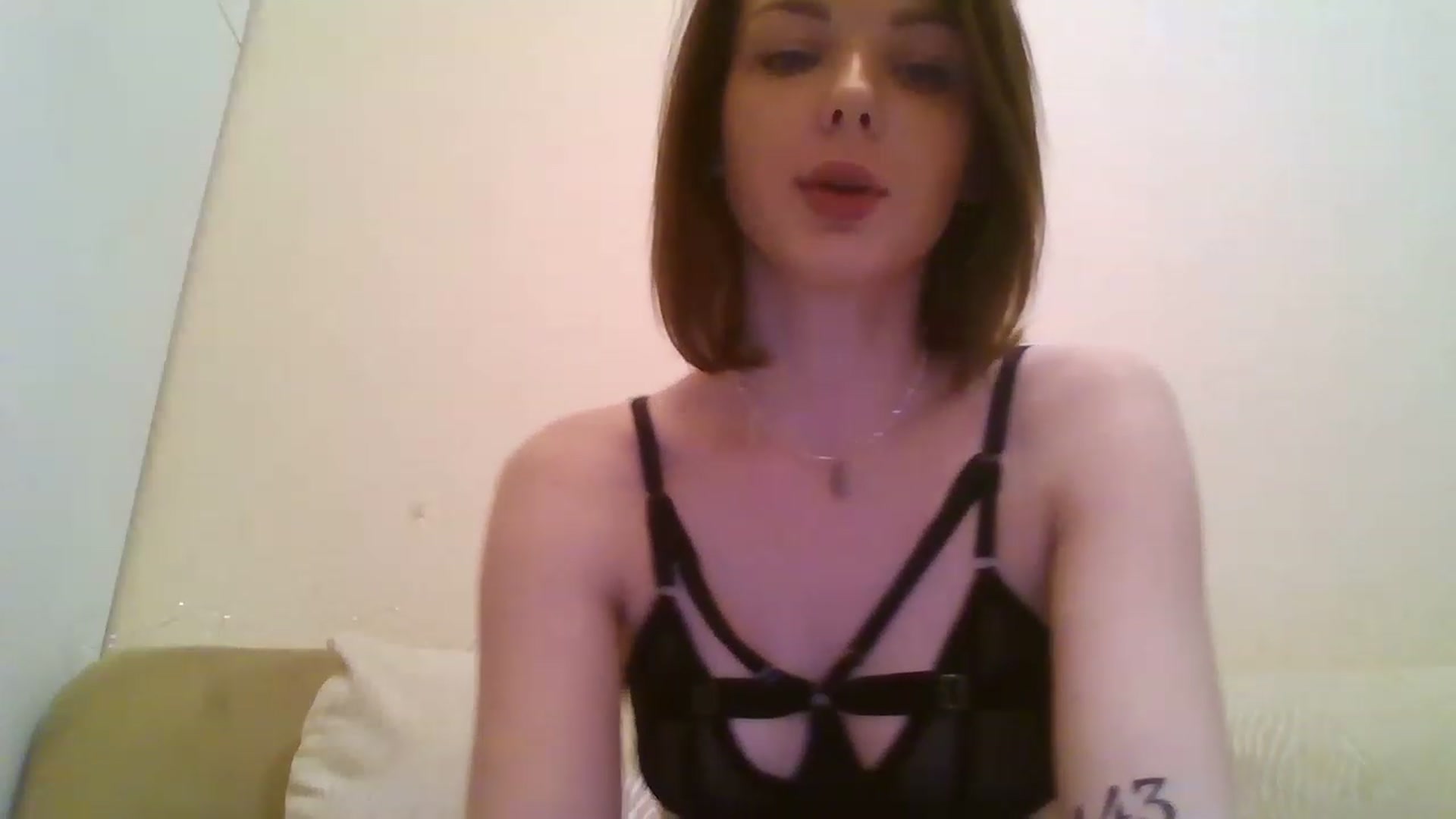 Gallery image thumbnail from RoxieSinner's myfreecams stream on, 12/18/2022, 17:43 image 10 of 20