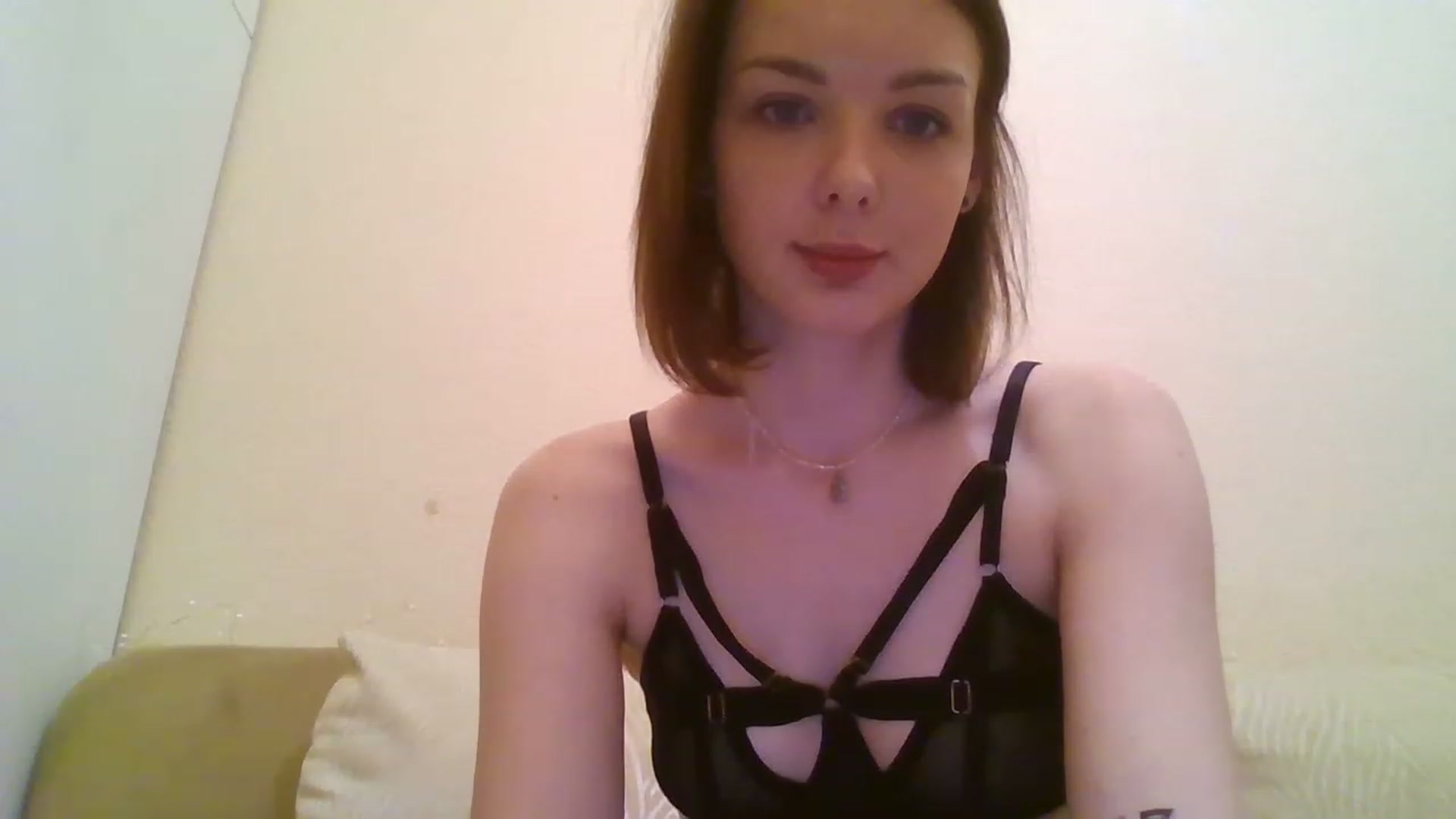 Gallery image thumbnail from RoxieSinner's myfreecams stream on, 12/18/2022, 17:43 image 4 of 20
