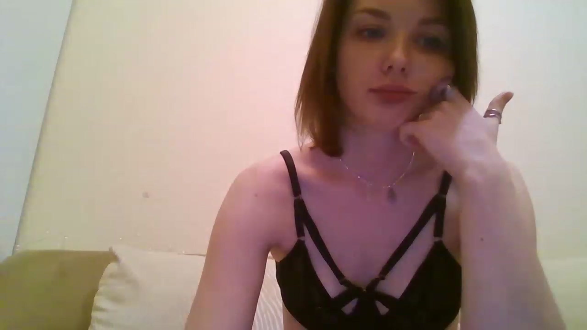 Gallery image thumbnail from RoxieSinner's myfreecams stream on, 12/18/2022, 17:43 image 19 of 20