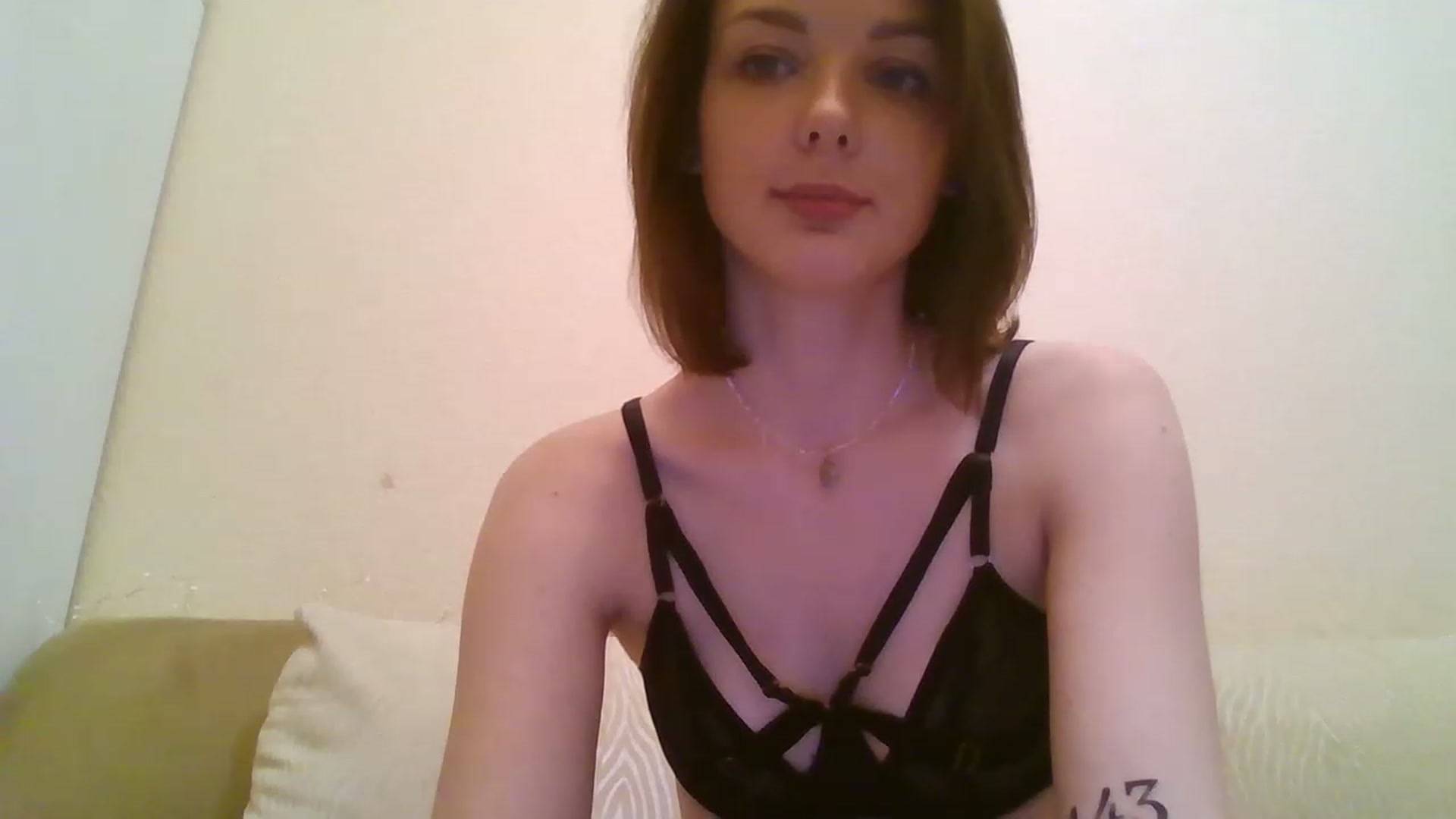 Gallery image thumbnail from RoxieSinner's myfreecams stream on, 12/18/2022, 17:43 image 15 of 20