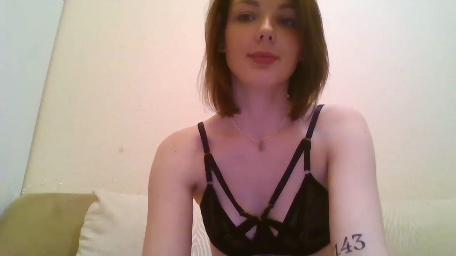 Gallery image thumbnail from RoxieSinner's myfreecams stream on, 12/18/2022, 17:43 image 14 of 20