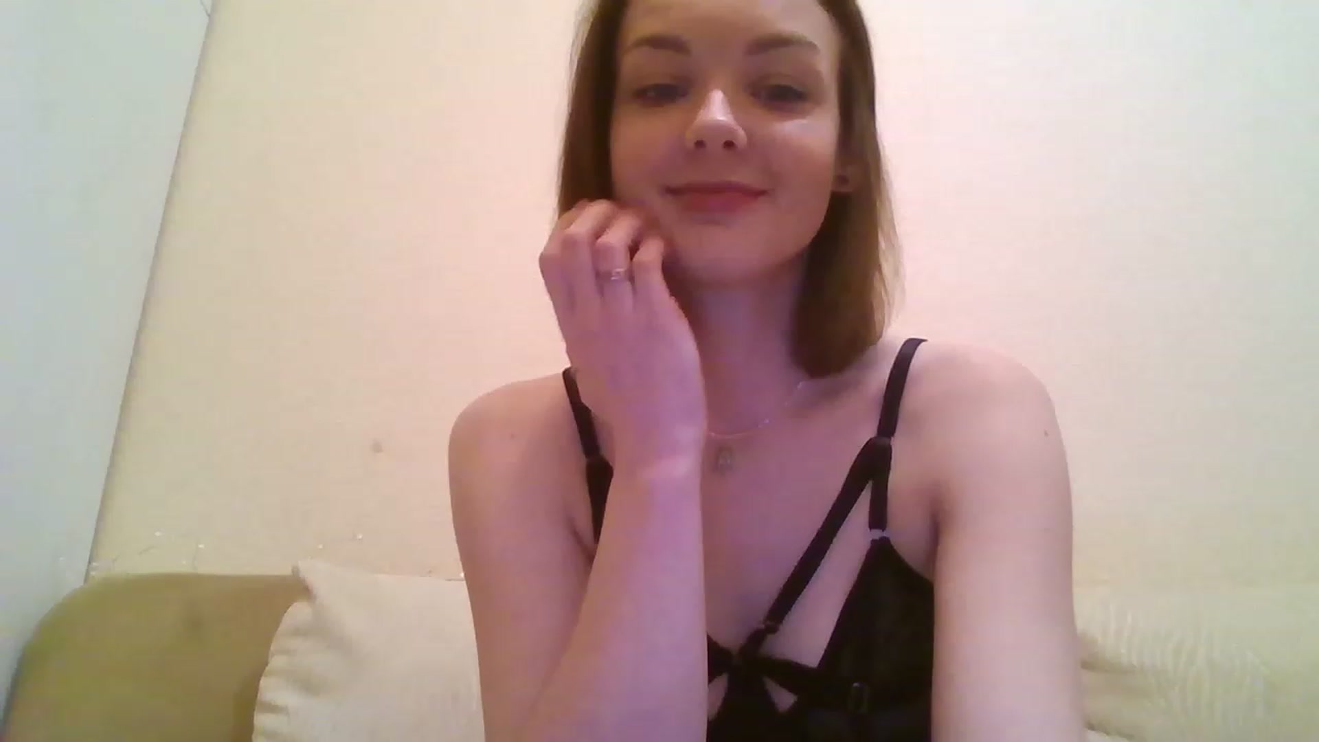Gallery image thumbnail from RoxieSinner's myfreecams stream on, 12/18/2022, 19:13 image 1 of 20