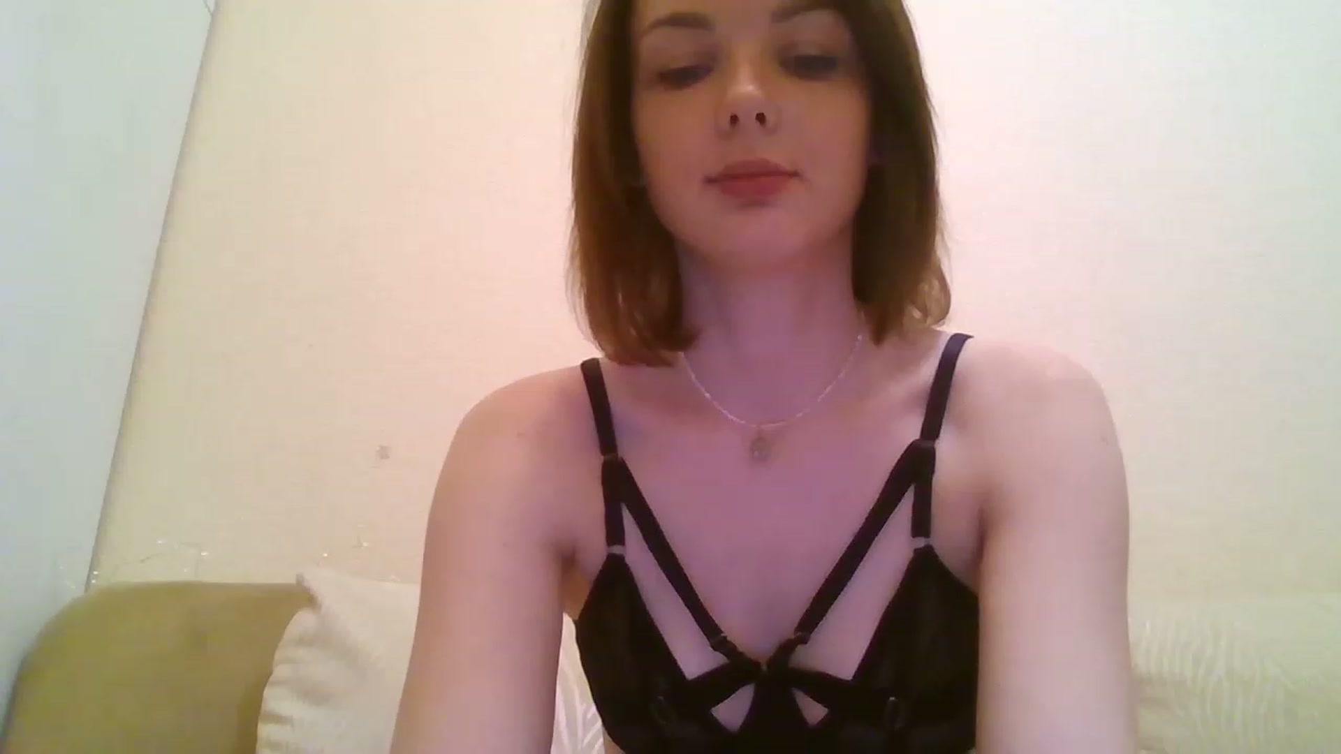 Gallery image thumbnail from RoxieSinner's myfreecams stream on, 12/18/2022, 19:13 image 3 of 20