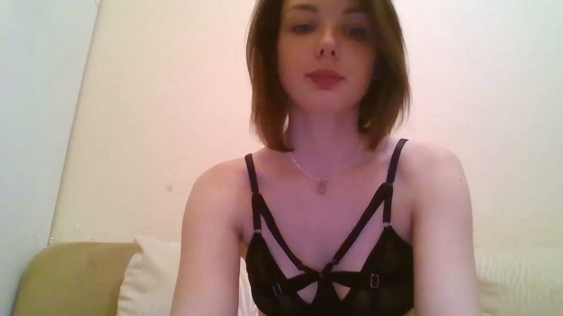 Gallery image thumbnail from RoxieSinner's myfreecams stream on, 12/18/2022, 19:13 image 16 of 20