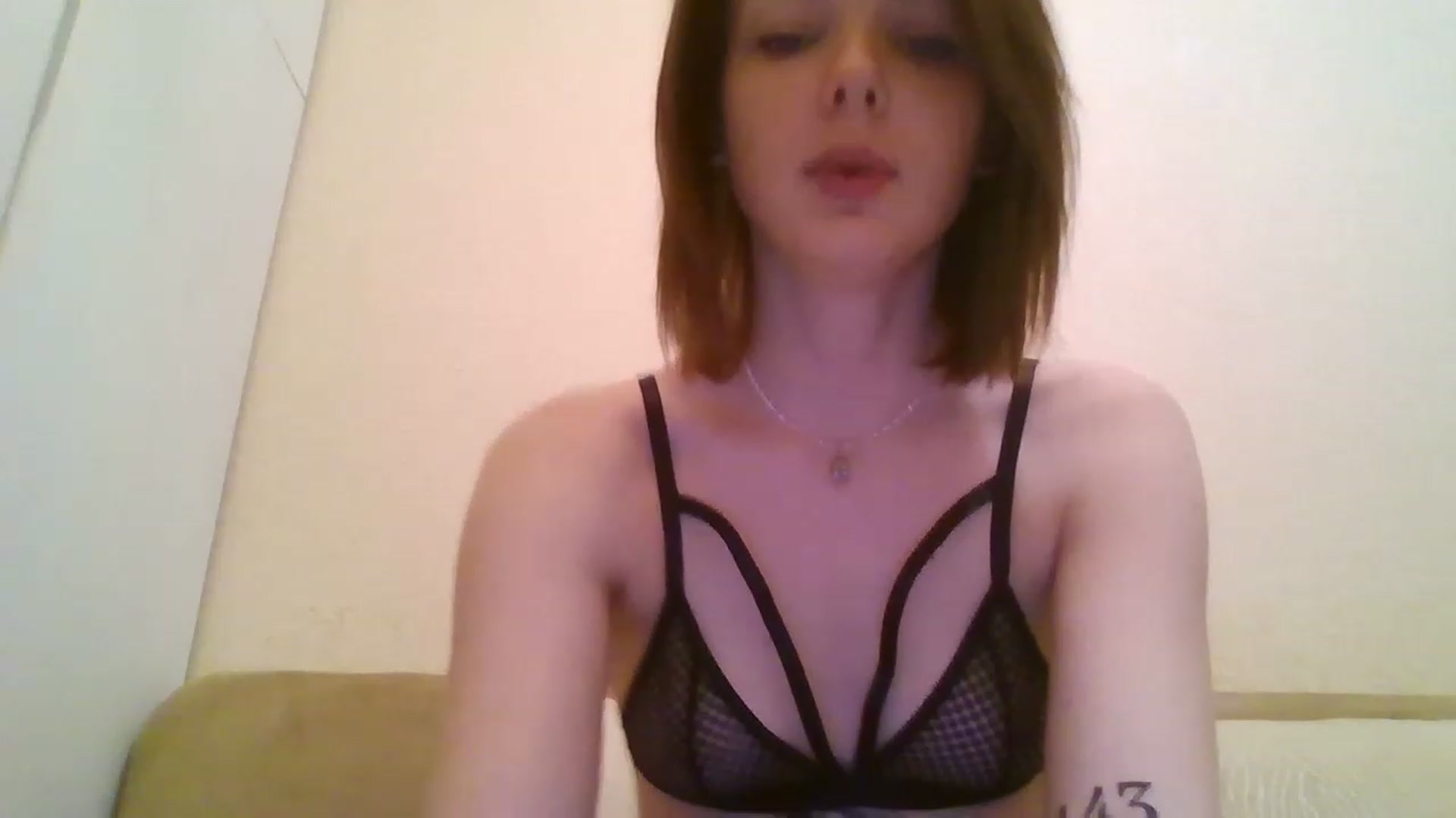 Gallery image thumbnail from RoxieSinner's myfreecams stream on, 12/20/2022, 10:33 image 15 of 20