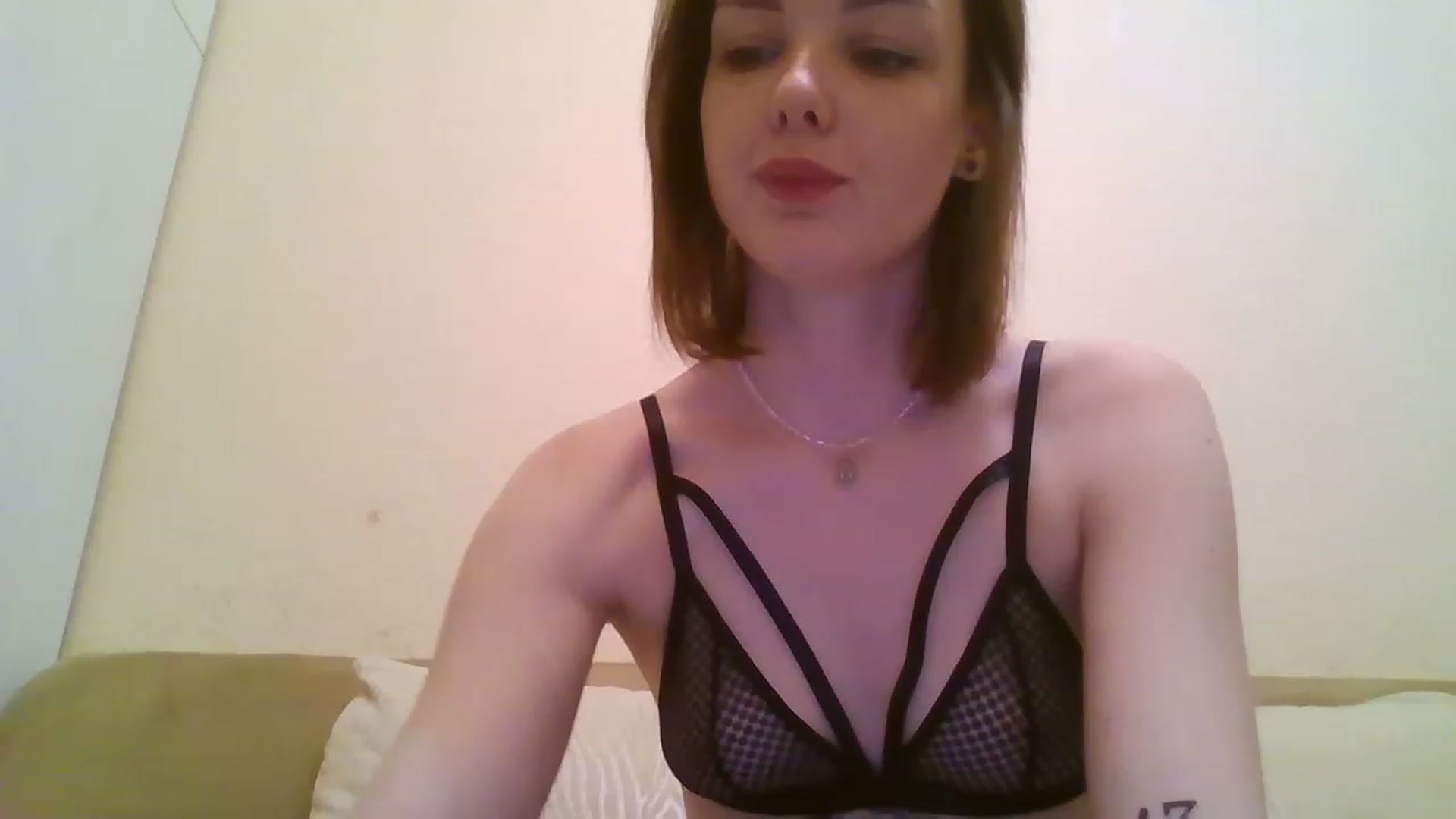 Gallery image thumbnail from RoxieSinner's myfreecams stream on, 12/20/2022, 14:08 image 11 of 20