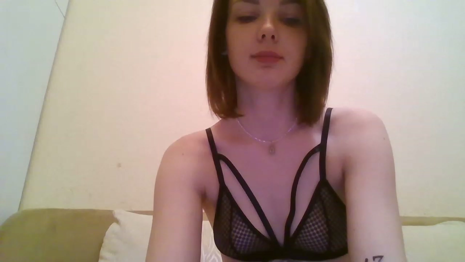 Gallery image thumbnail from RoxieSinner's myfreecams stream on, 12/20/2022, 14:08 image 10 of 20