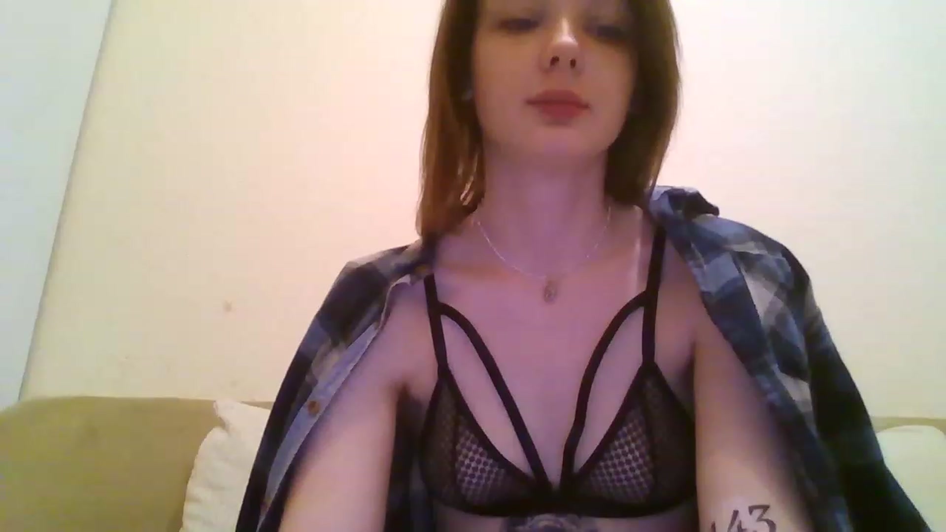 Gallery image thumbnail from RoxieSinner's myfreecams stream on, 12/20/2022, 15:12 image 15 of 20