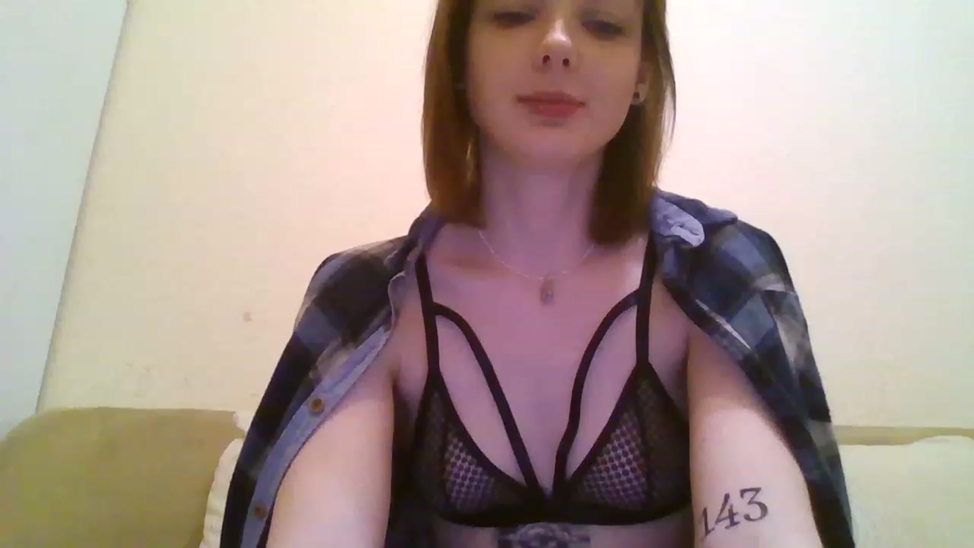 Gallery image thumbnail from RoxieSinner's myfreecams stream on, 12/20/2022, 15:12 image 20 of 20