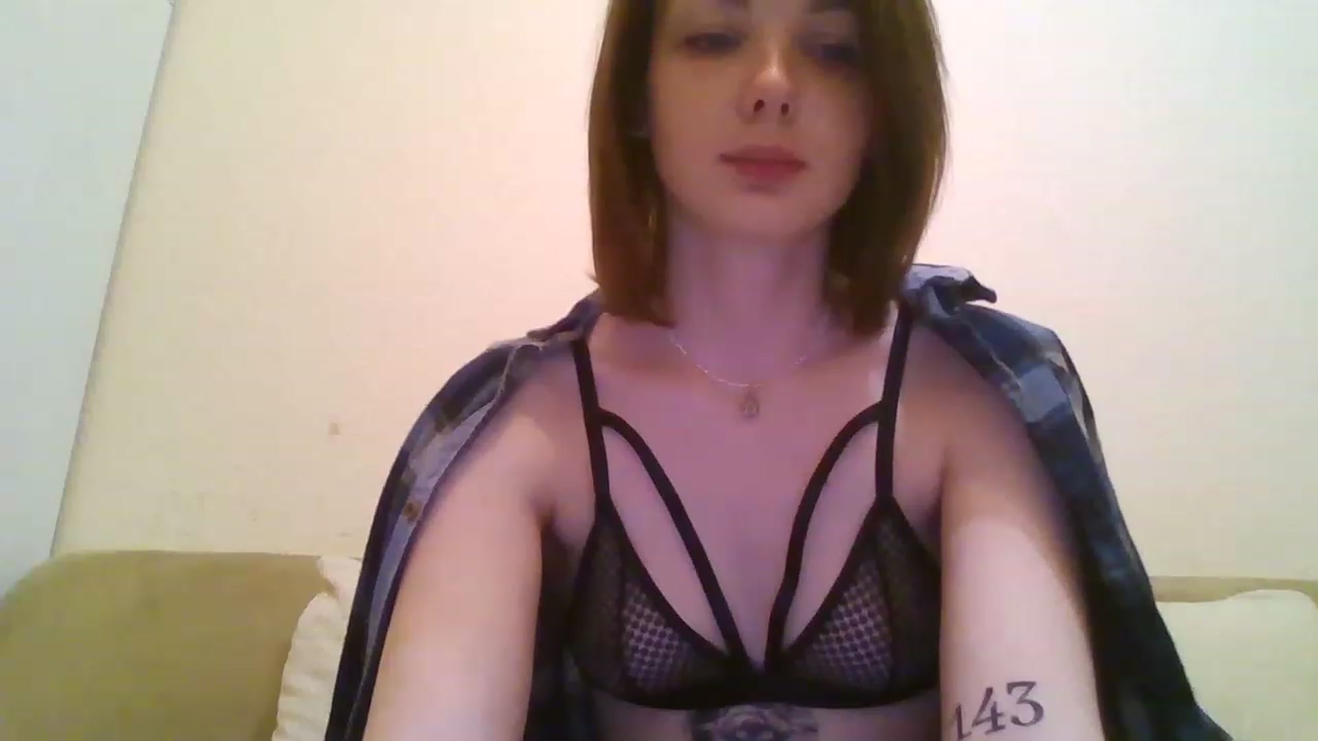 Gallery image thumbnail from RoxieSinner's myfreecams stream on, 12/20/2022, 15:12 image 17 of 20