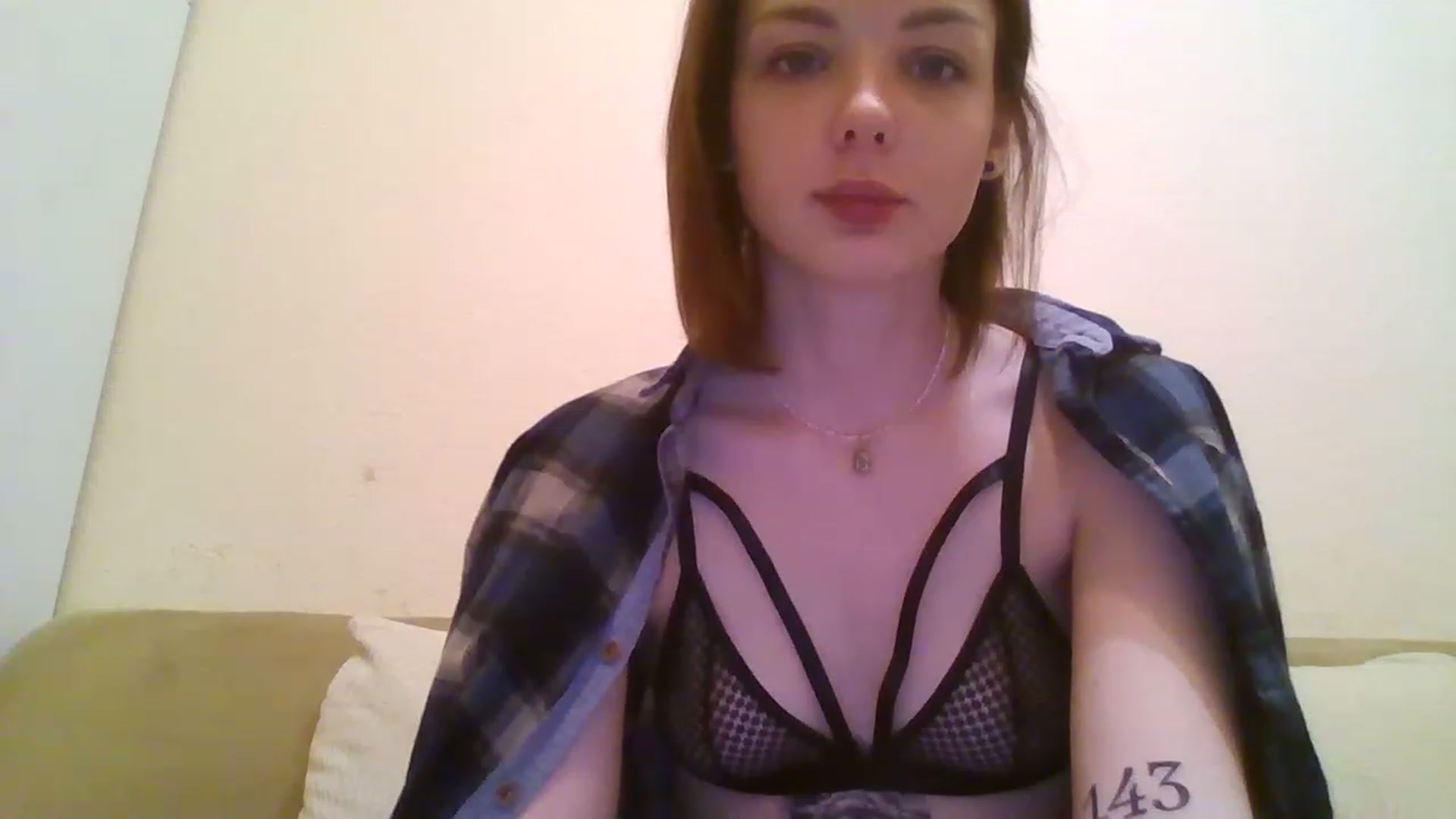 Gallery image thumbnail from RoxieSinner's myfreecams stream on, 12/20/2022, 15:41 image 2 of 20