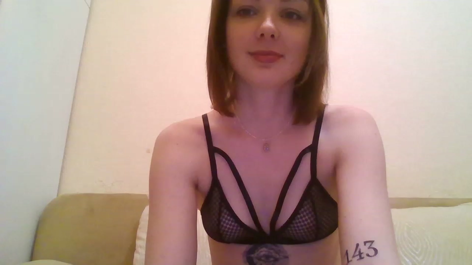 Gallery image thumbnail from RoxieSinner's myfreecams stream on, 12/20/2022, 16:10 image 1 of 20
