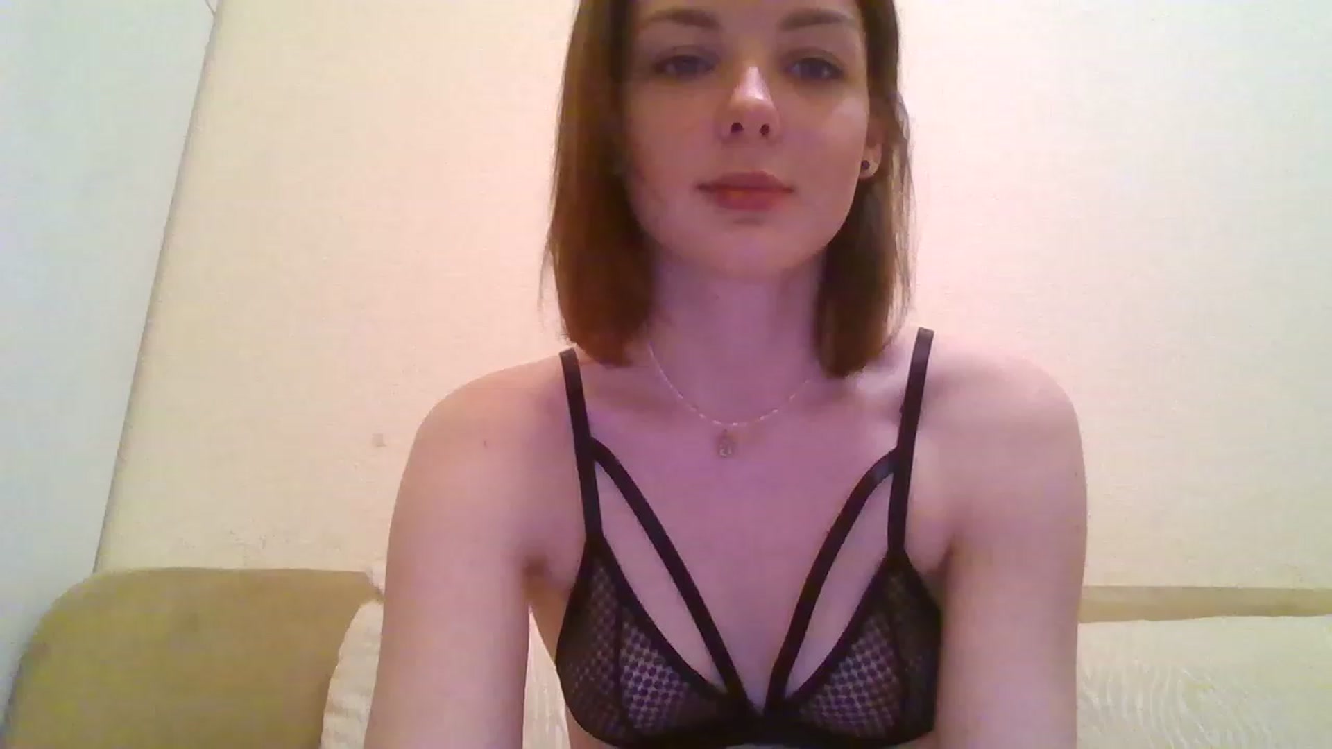 Gallery image thumbnail from RoxieSinner's myfreecams stream on, 12/20/2022, 17:52 image 14 of 20