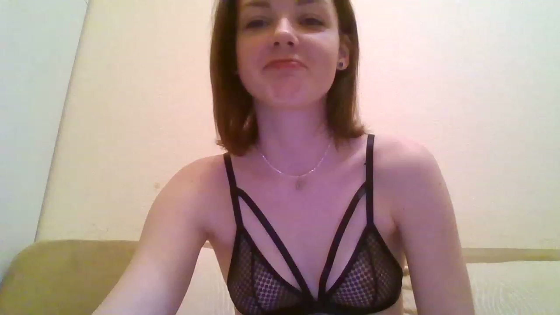 Gallery image thumbnail from RoxieSinner's myfreecams stream on, 12/20/2022, 17:52 image 17 of 20