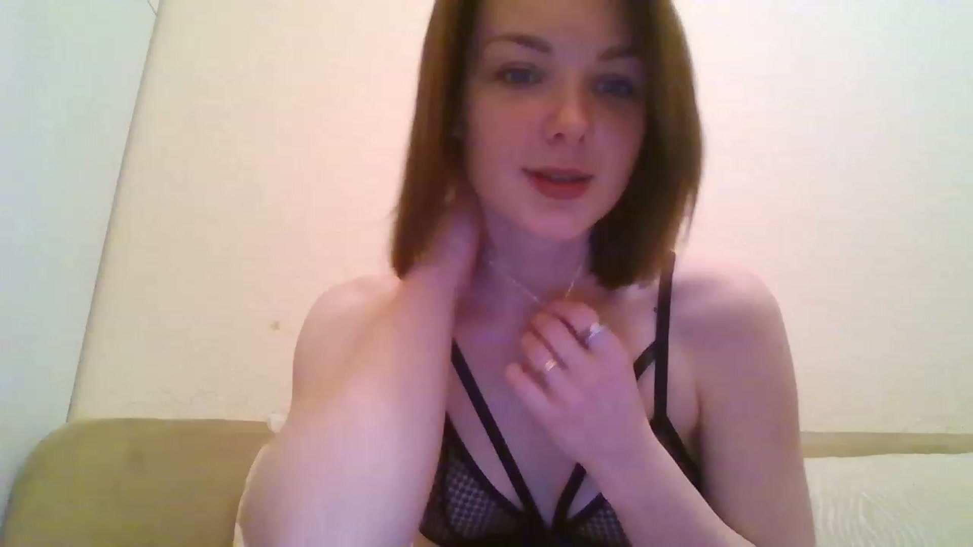 Gallery image thumbnail from RoxieSinner's myfreecams stream on, 12/20/2022, 17:52 image 13 of 20
