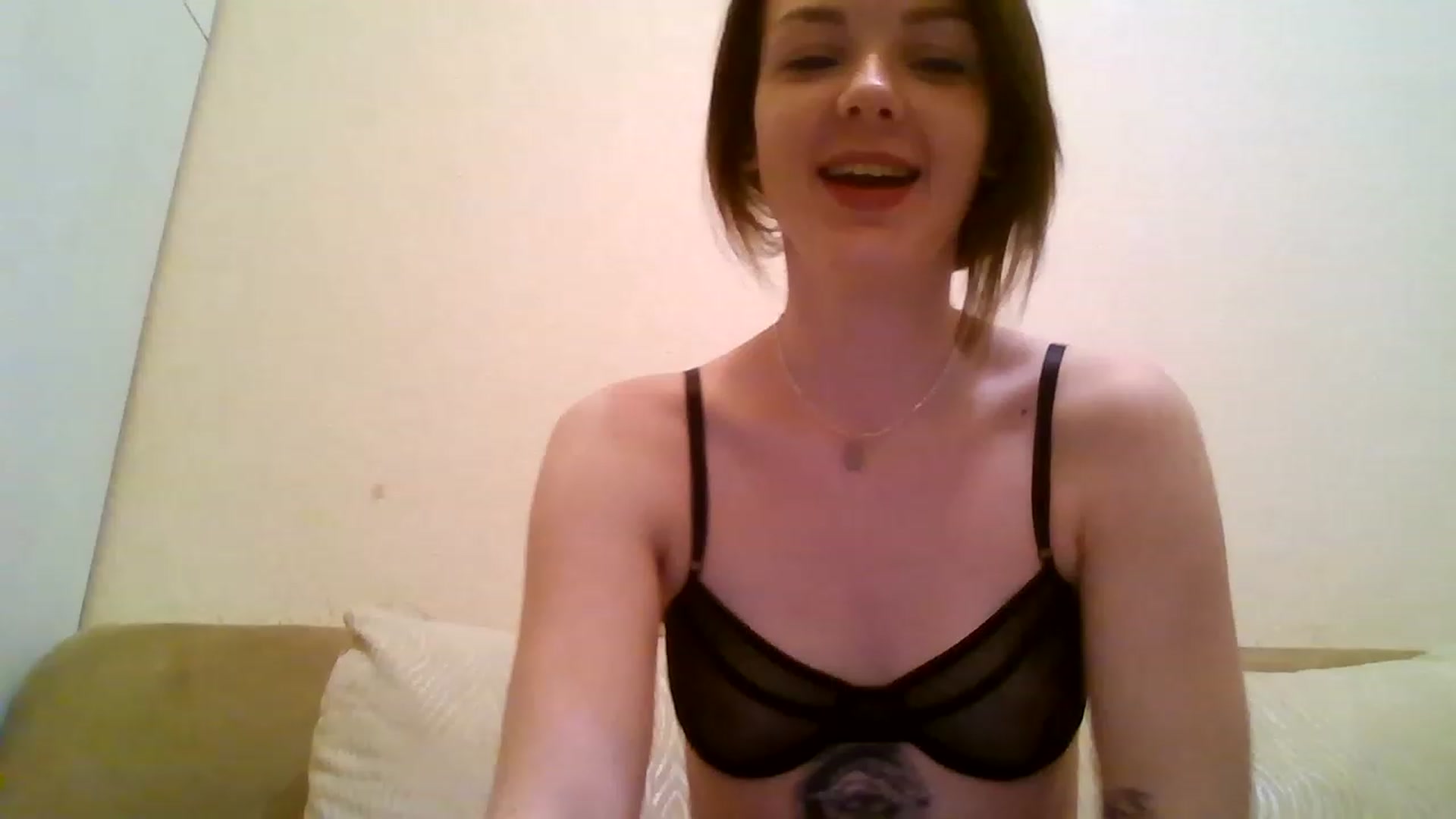 Gallery image thumbnail from RoxieSinner's myfreecams stream on, 12/21/2022, 12:14 image 1 of 20