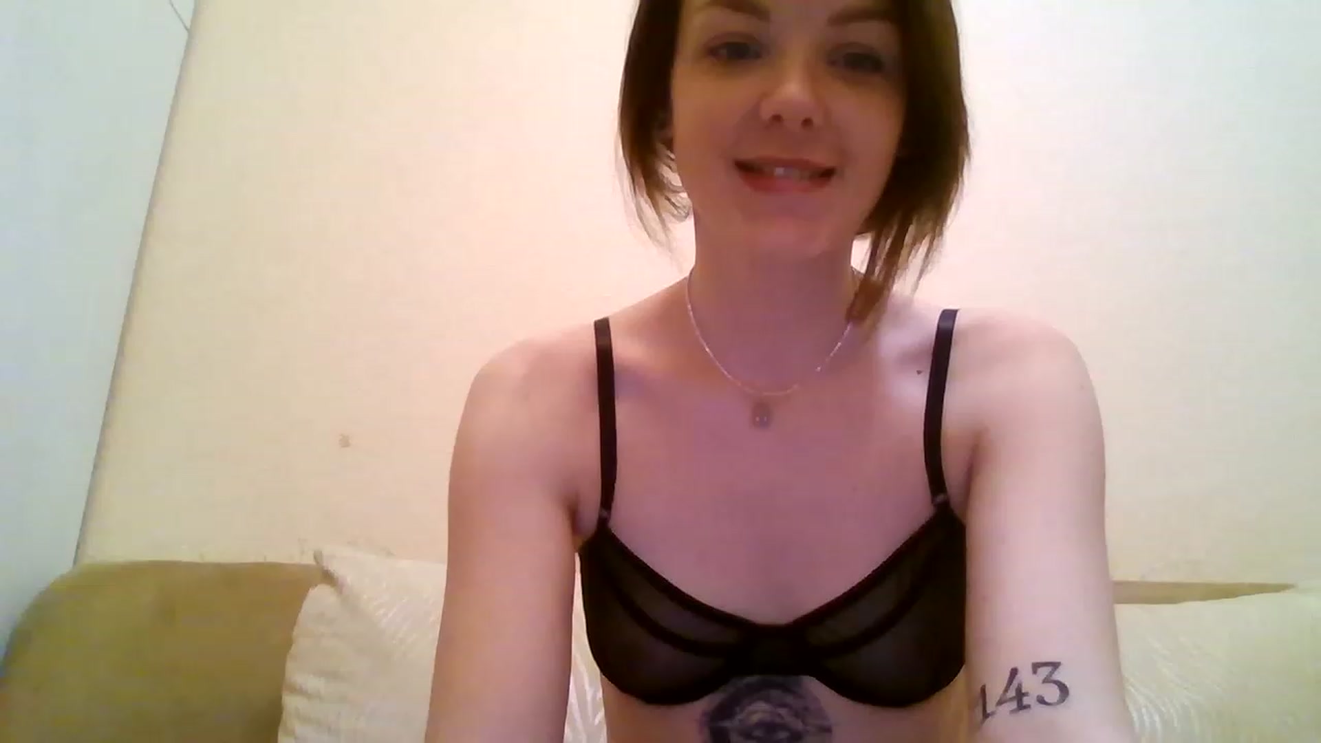 Gallery image thumbnail from RoxieSinner's myfreecams stream on, 12/21/2022, 12:14 image 2 of 20